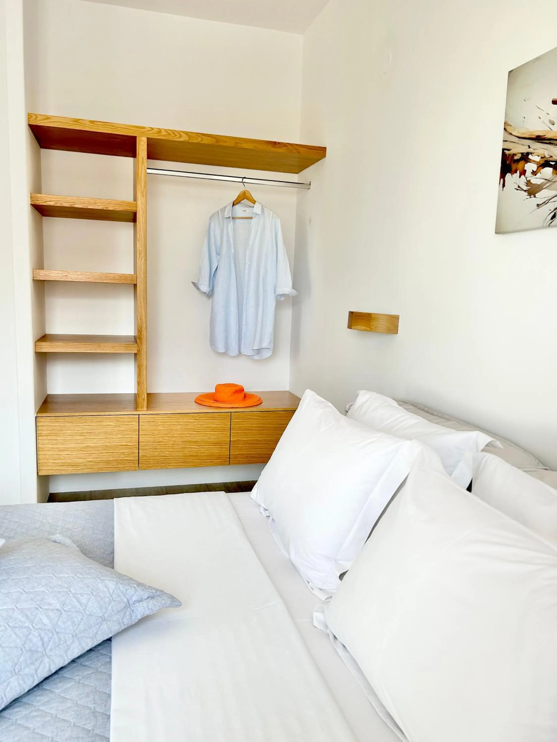 Bed in Anita Rooms & Suites Milos