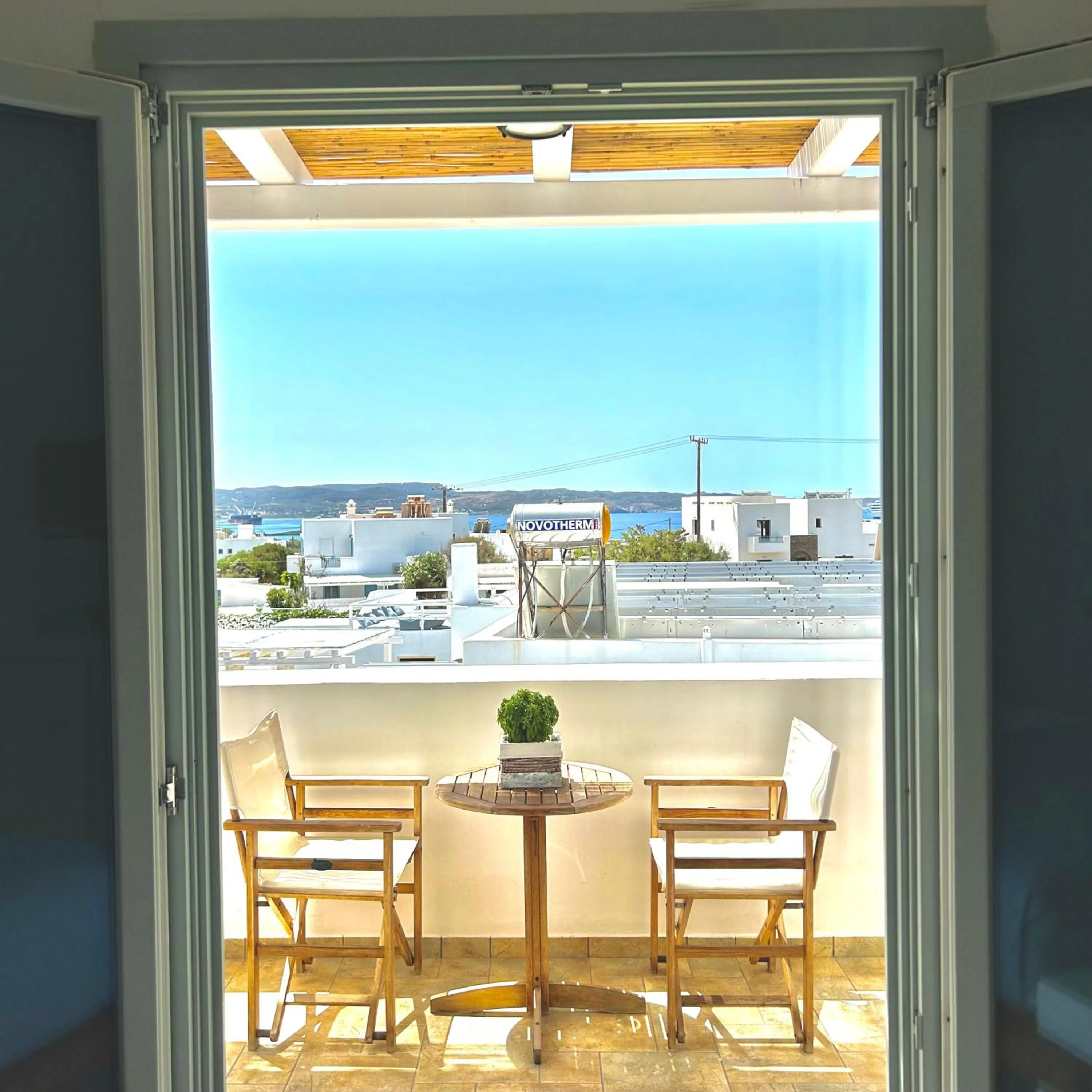 Sea view in Anita Rooms & Suites Milos