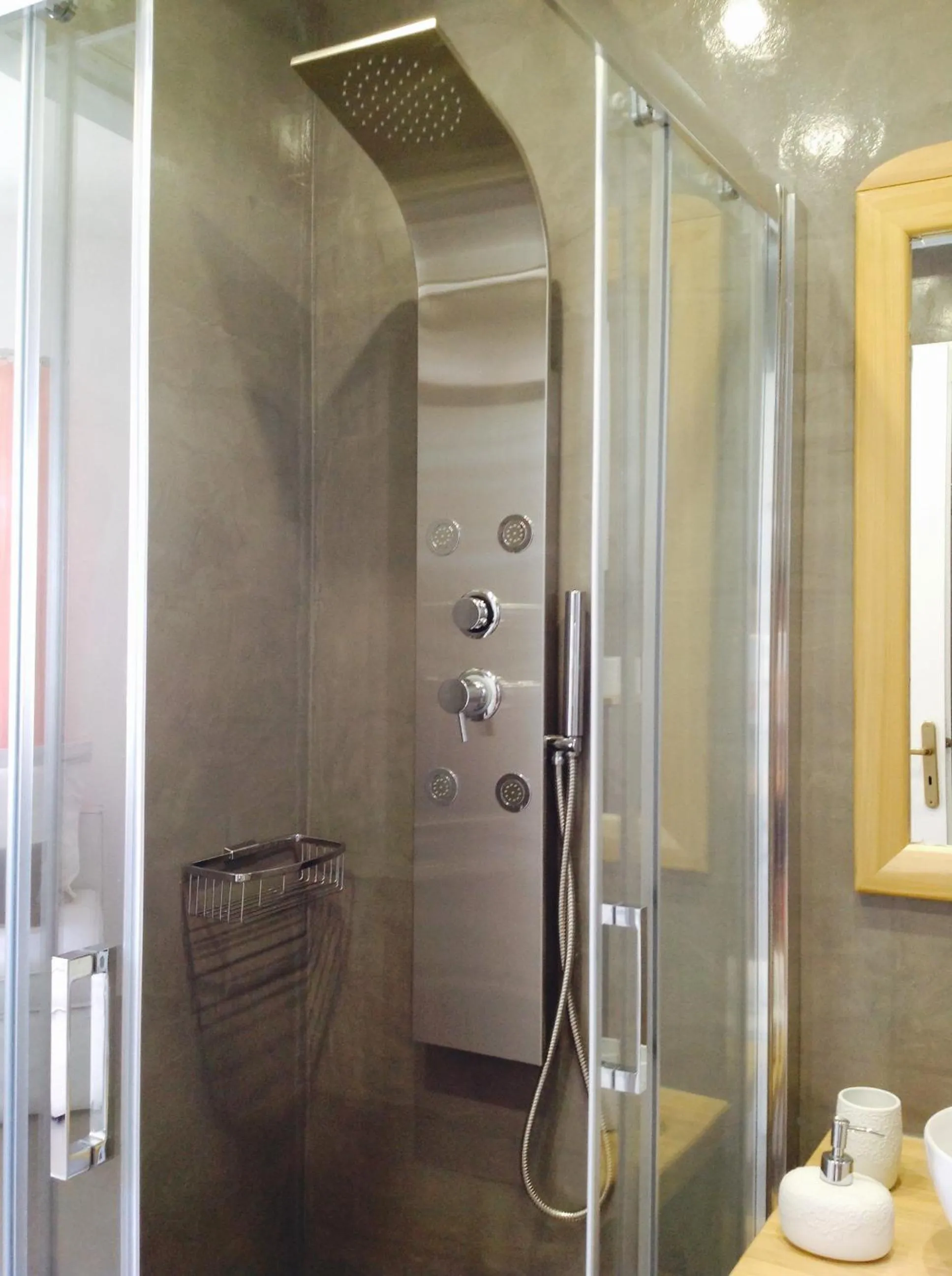 Bathroom in Anita Rooms & Suites Milos