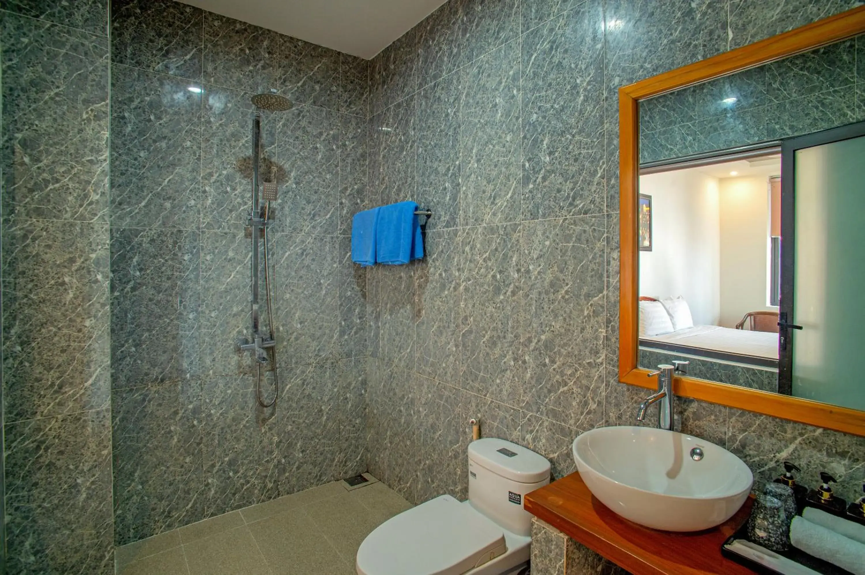 Superior Double Room in An Bang Beach Dolphin Homestay Superior Double Room in An Bang Beach Dolphin Homestay