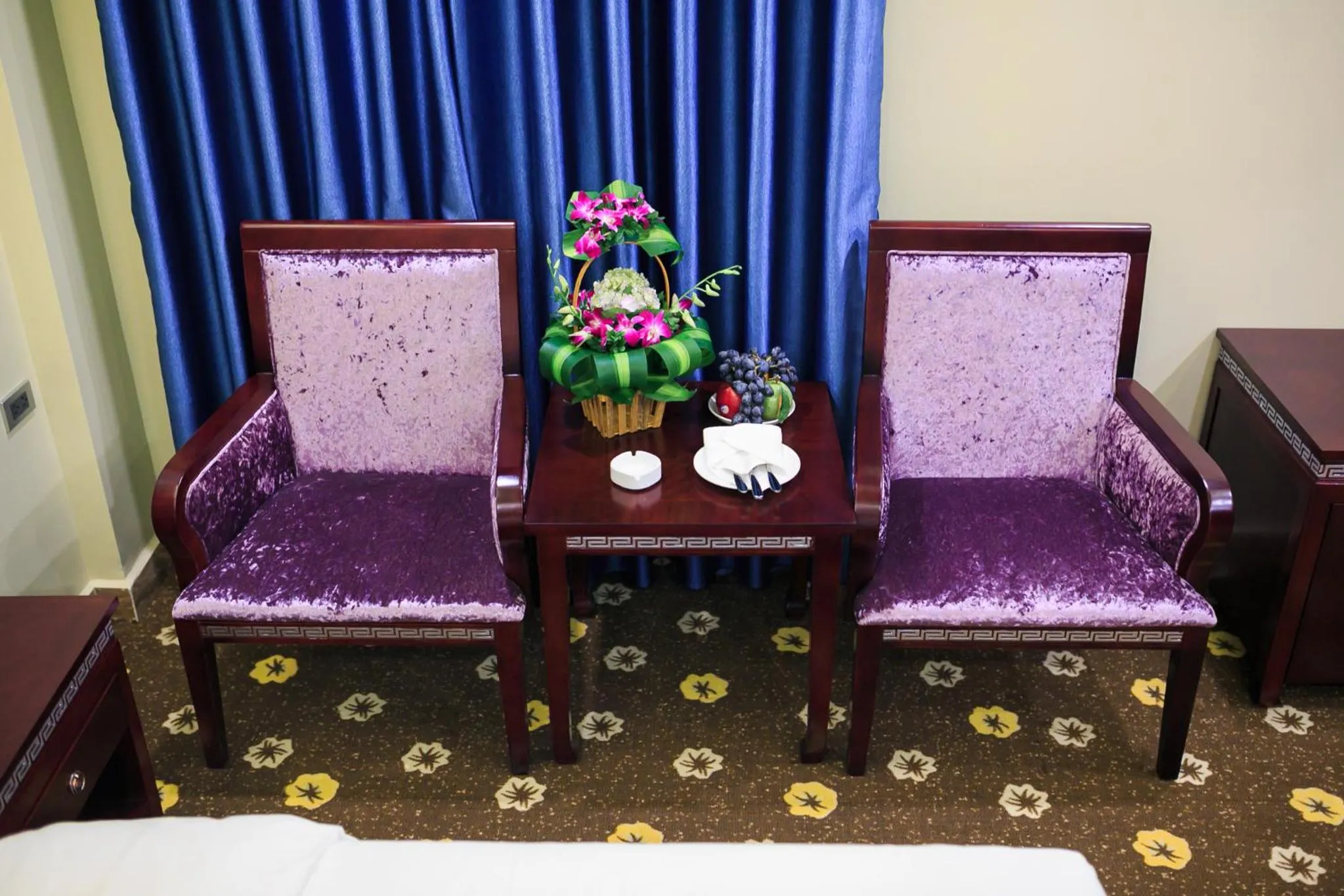 Seating area in Gallant Hotel 168