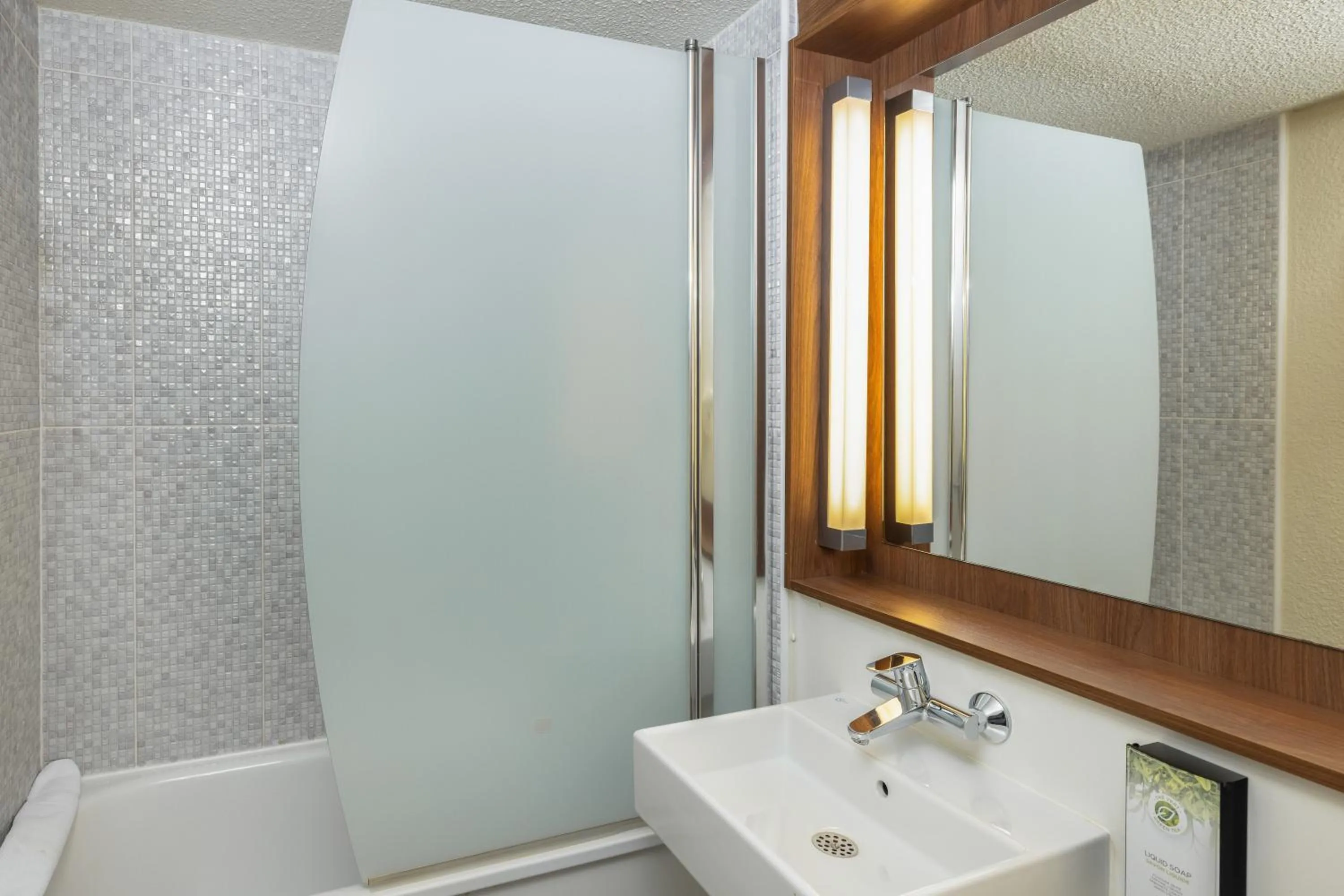 Bathroom in Campanile NATURE - Cergy Saint Christophe