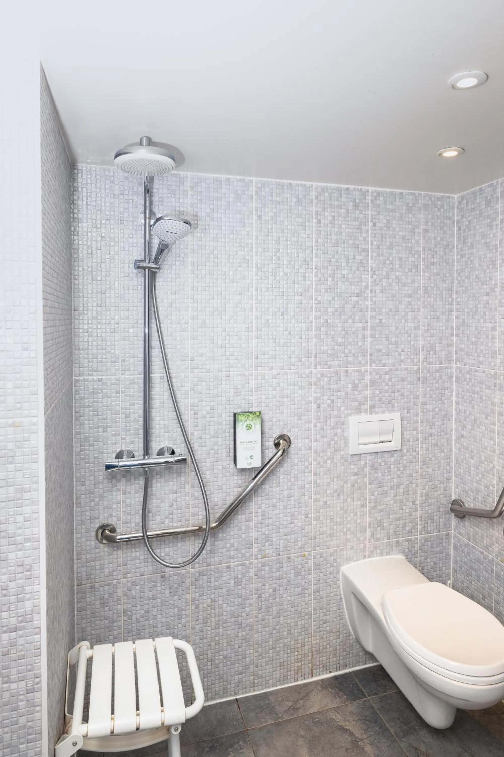 Bathroom in Campanile NATURE - Cergy Saint Christophe