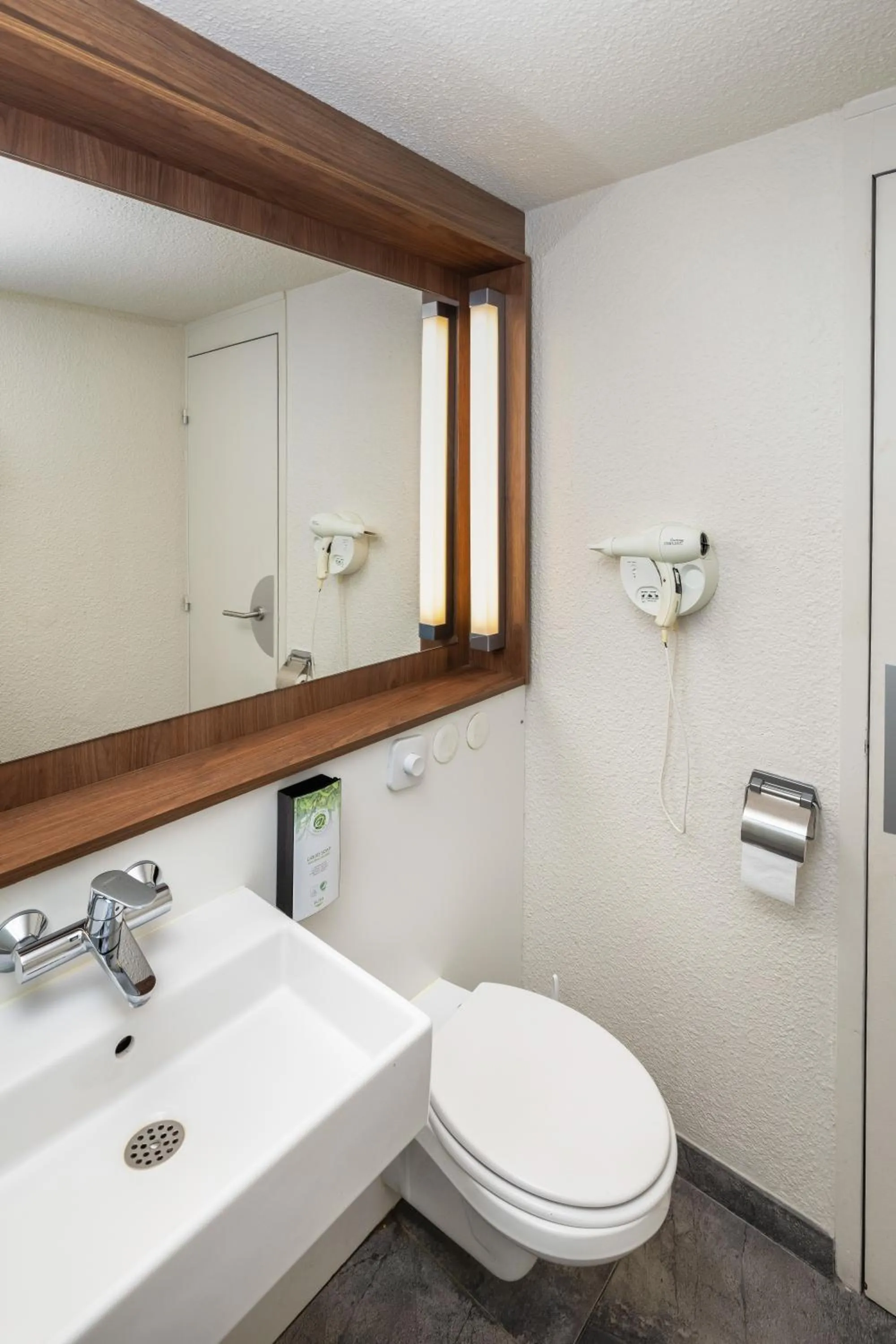 Bathroom in Campanile NATURE - Cergy Saint Christophe