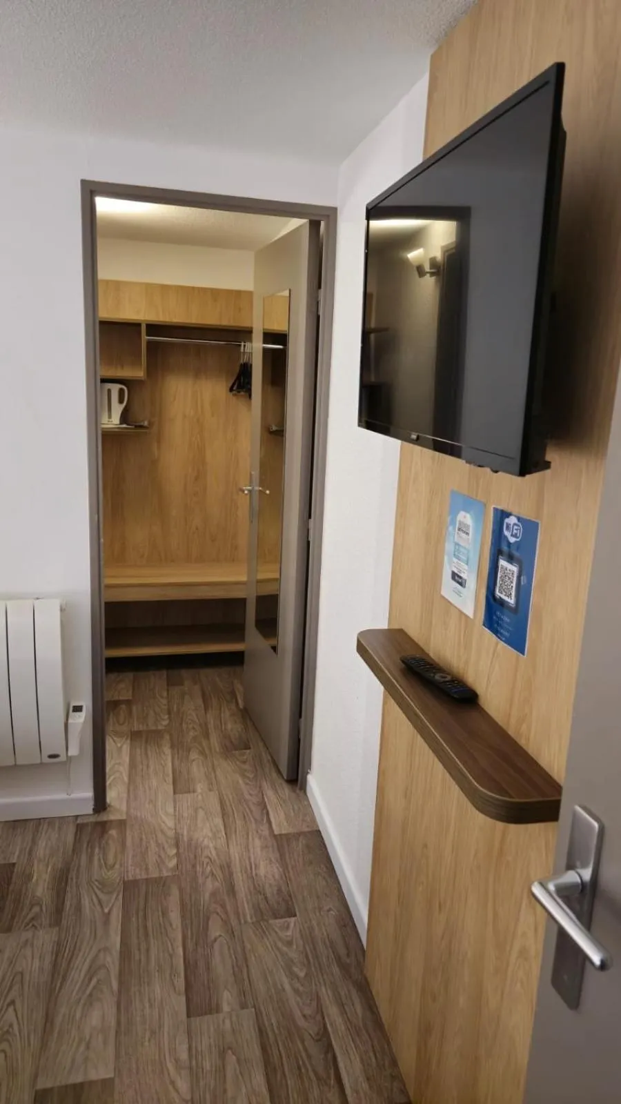 TV and multimedia in Kyriad Fontenay - Trésigny