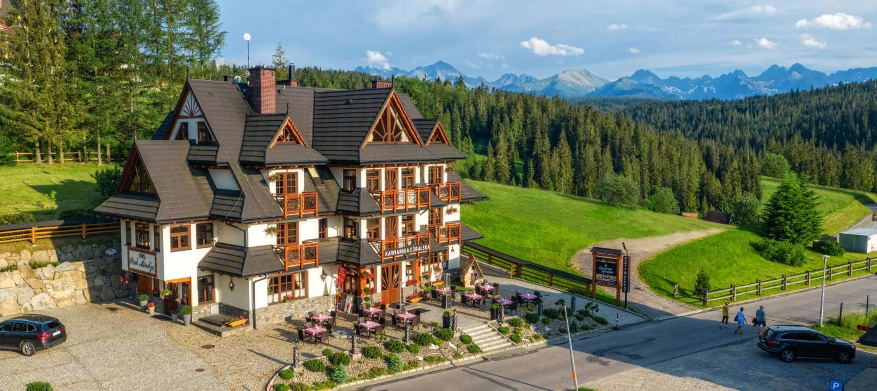 Property building in Willa Pod Miedzą 200 m do Term