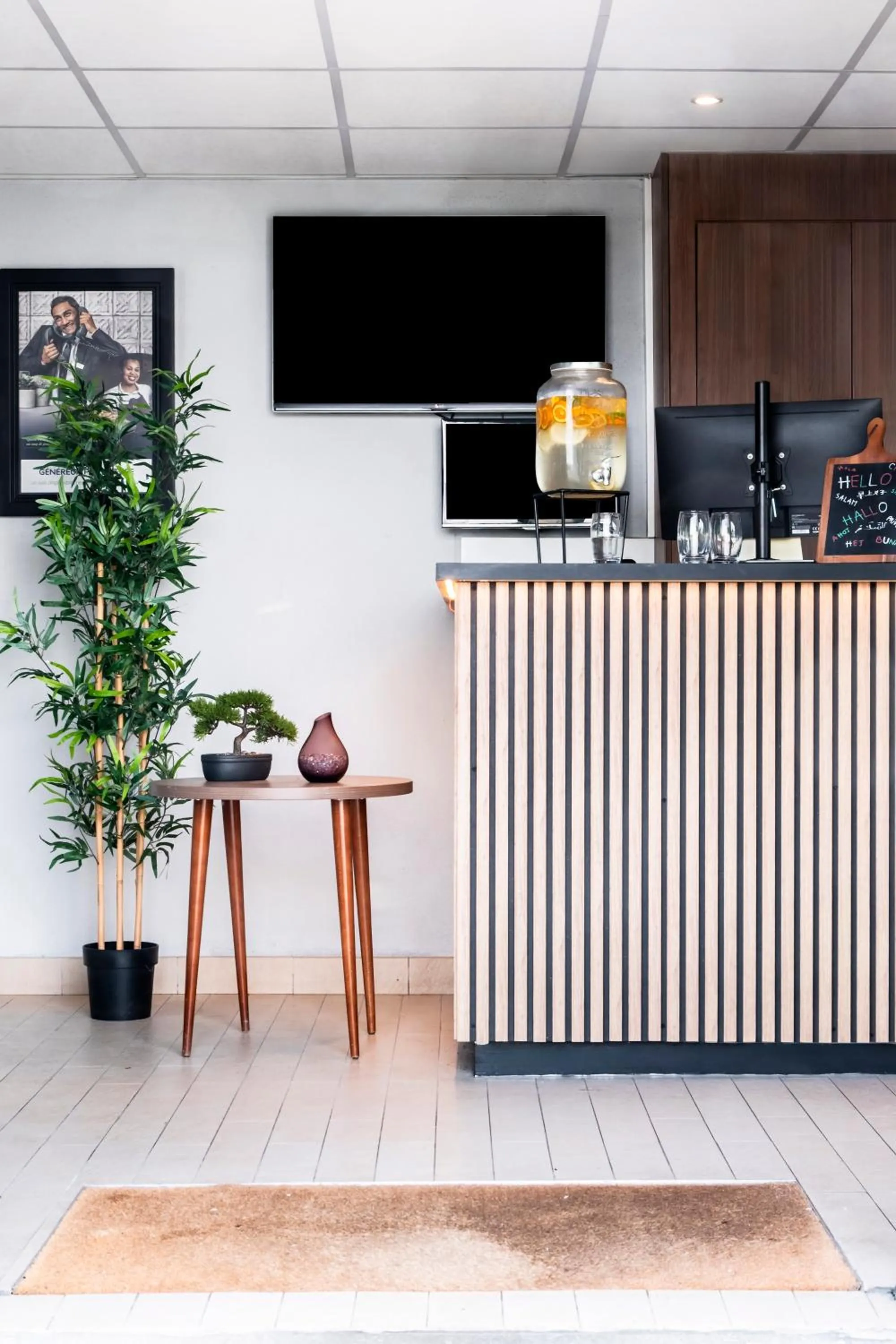 Lobby or reception in Campanile Montesson - Le Vésinet