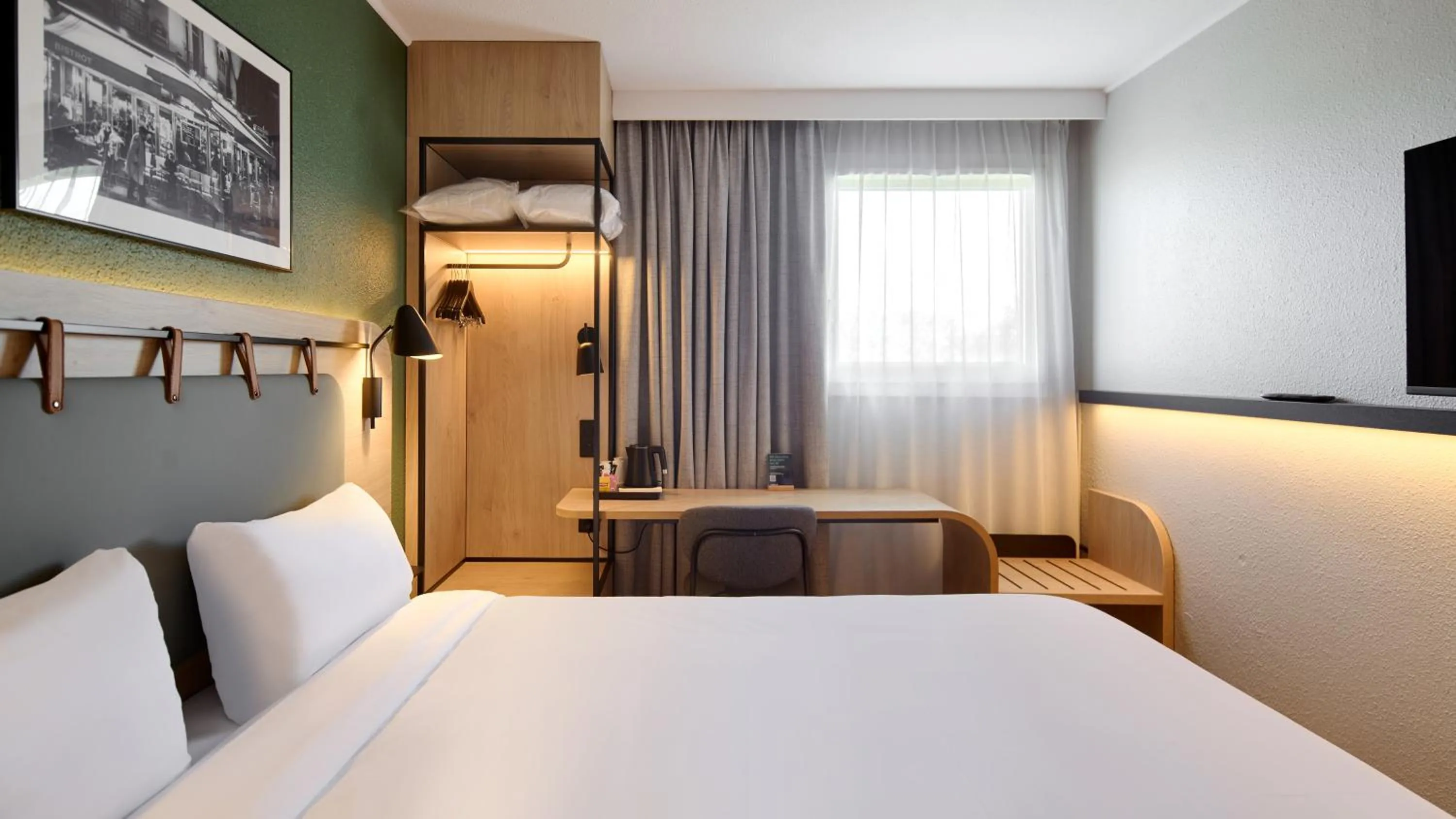 Bed in Campanile Paris Ouest - Nanterre - La Défense