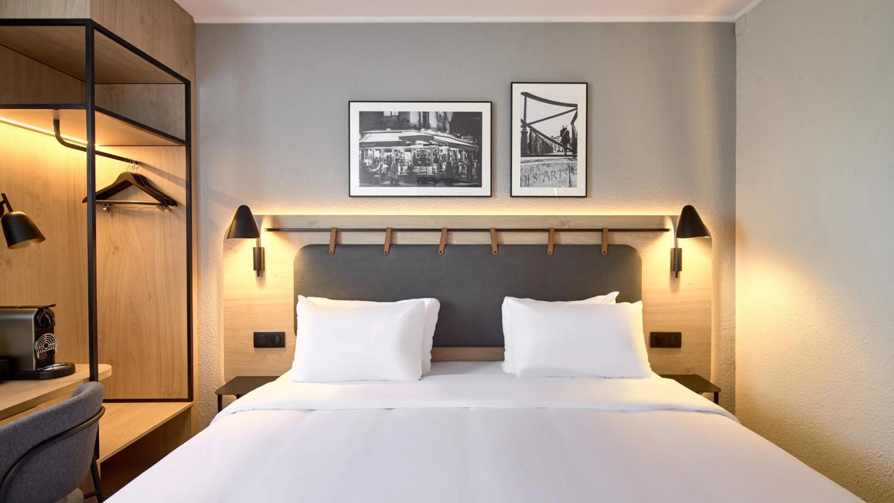 Bed in Campanile Paris Ouest - Nanterre - La Défense