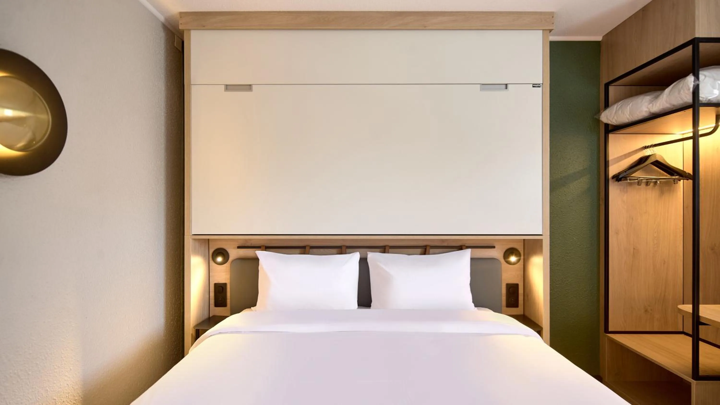 Bed in Campanile Paris Ouest - Nanterre - La Défense