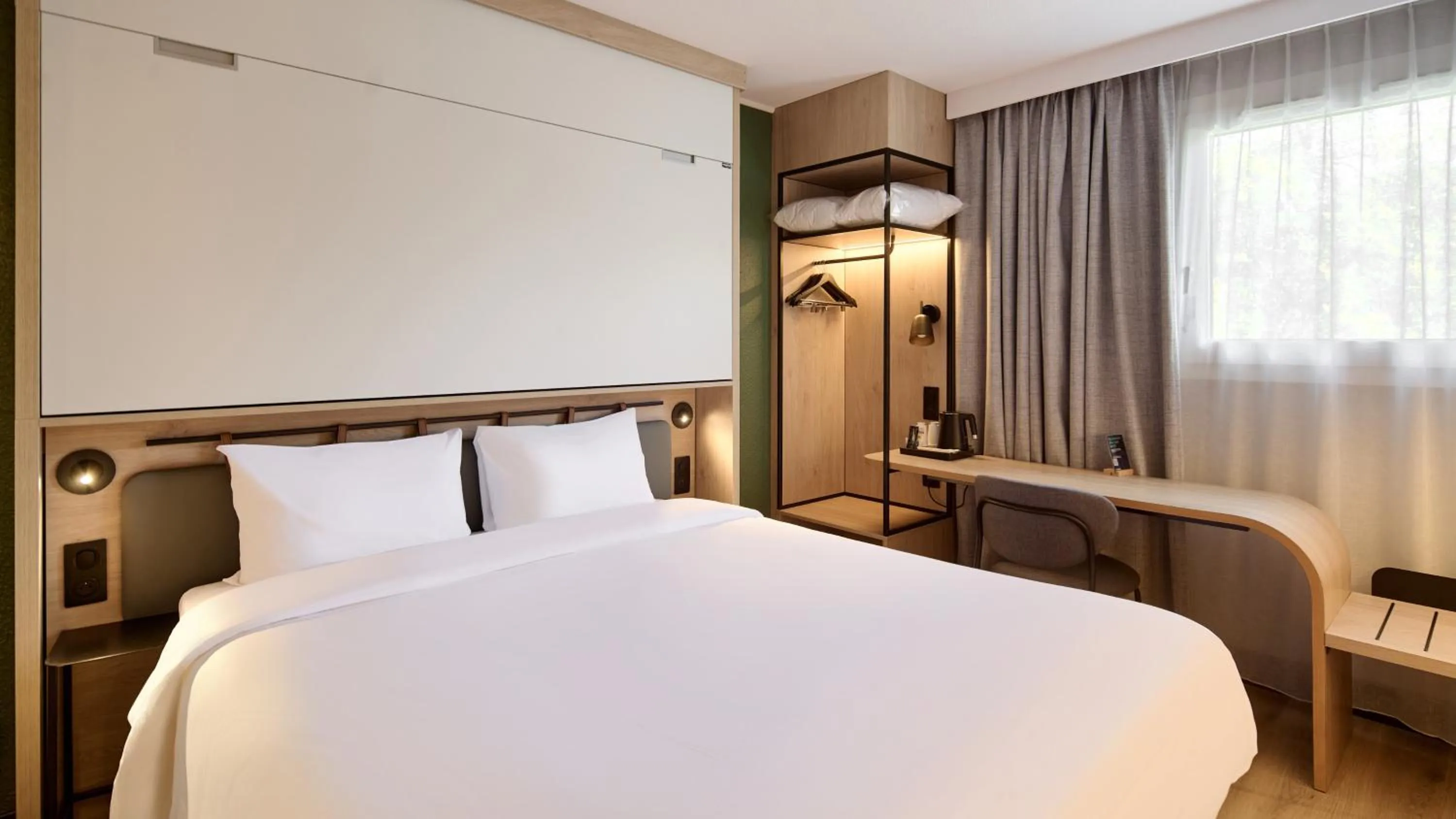 Bed in Campanile Paris Ouest - Nanterre - La Défense