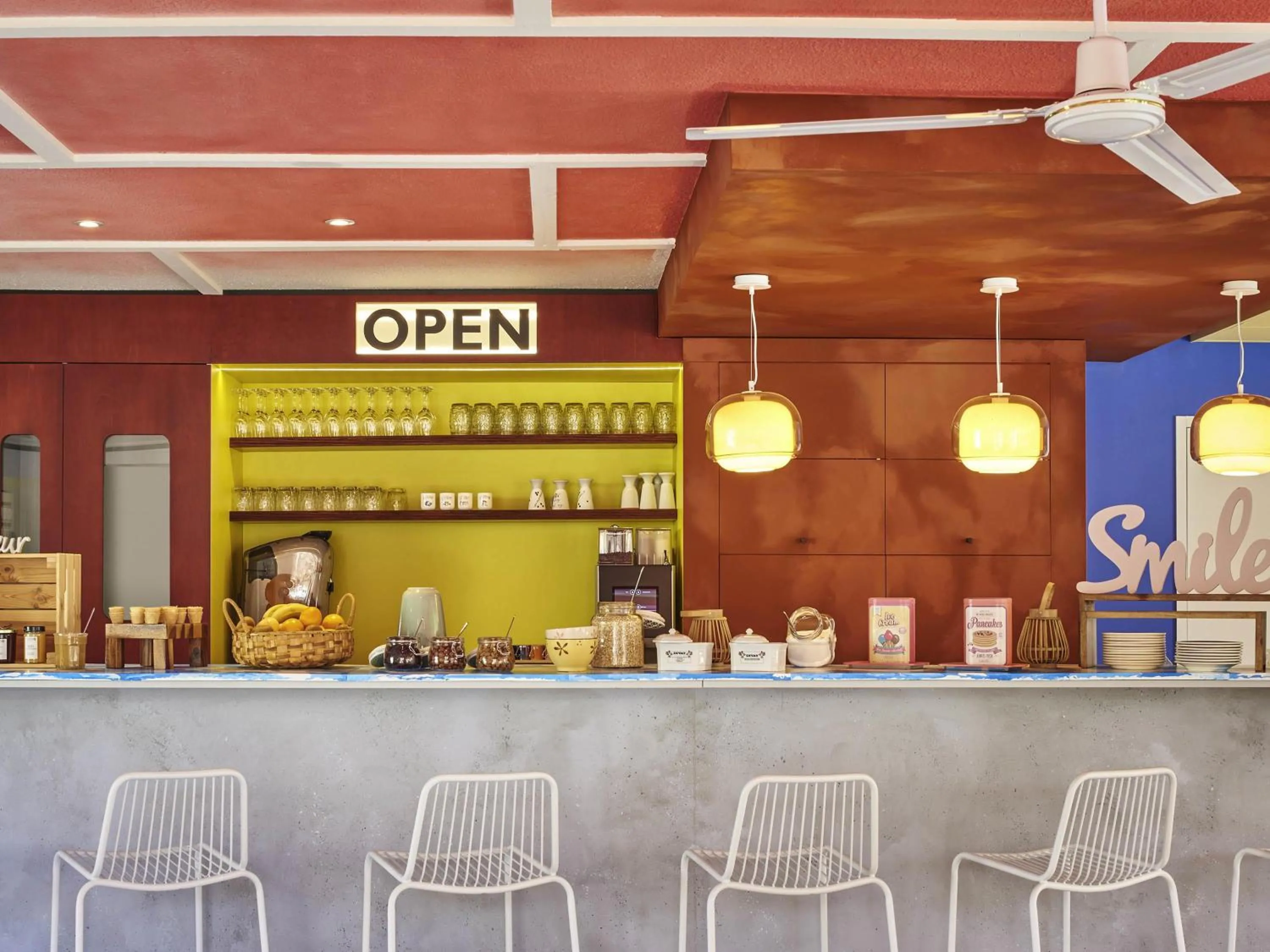 Property building in Greet Hotel Versailles - Voisins Le Bretonneux