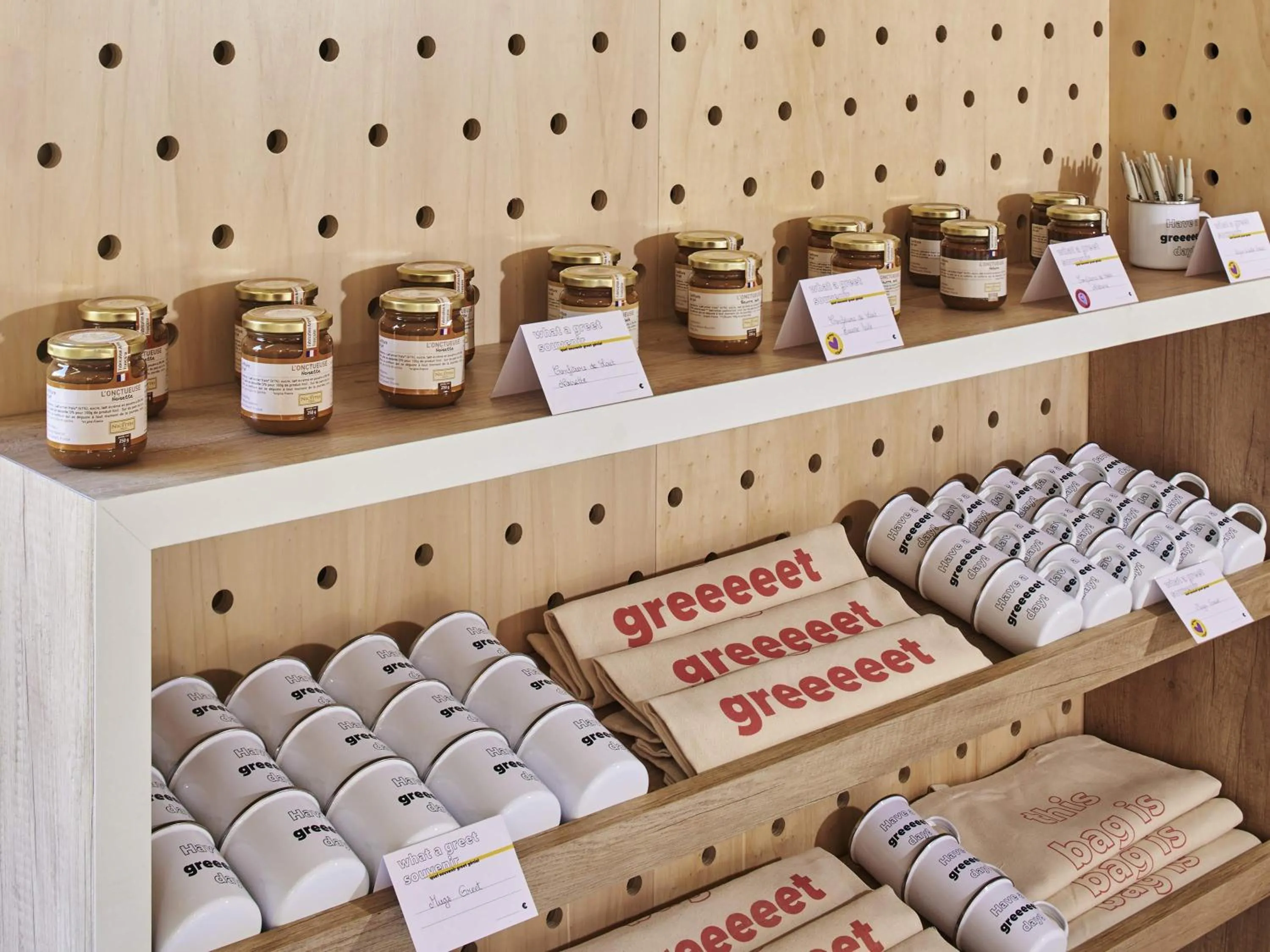 Property building in Greet Hotel Versailles - Voisins Le Bretonneux