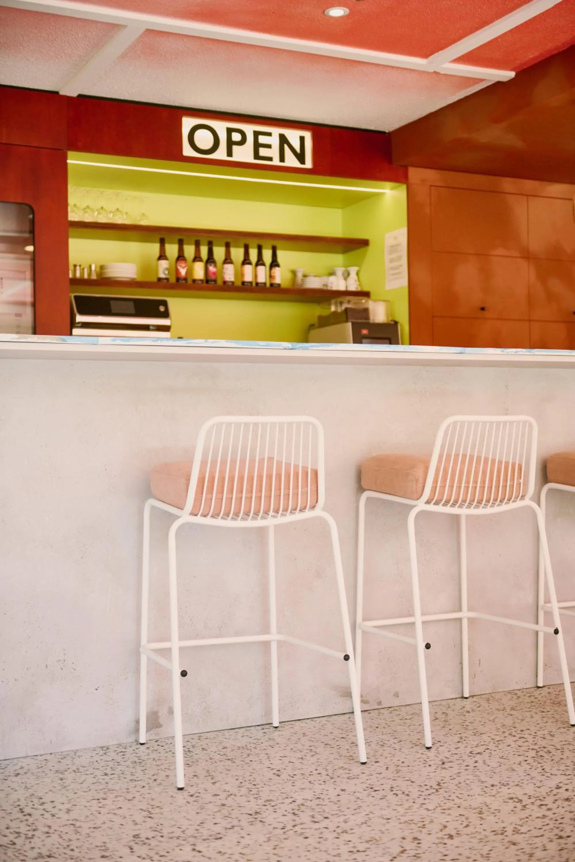 Lounge or bar in Greet Hotel Versailles - Voisins Le Bretonneux