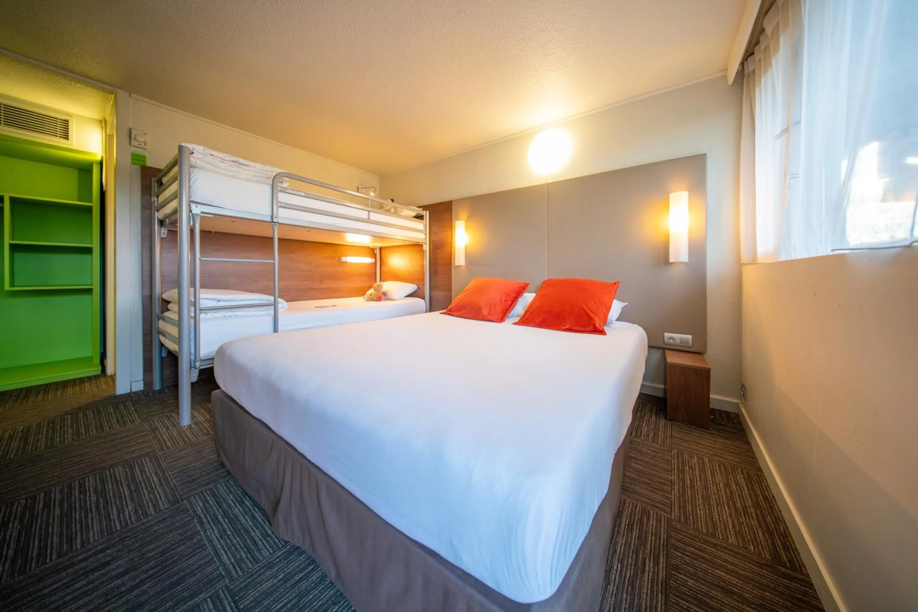 Bed in Ampaline HOTEL - Perigueux Boulazac