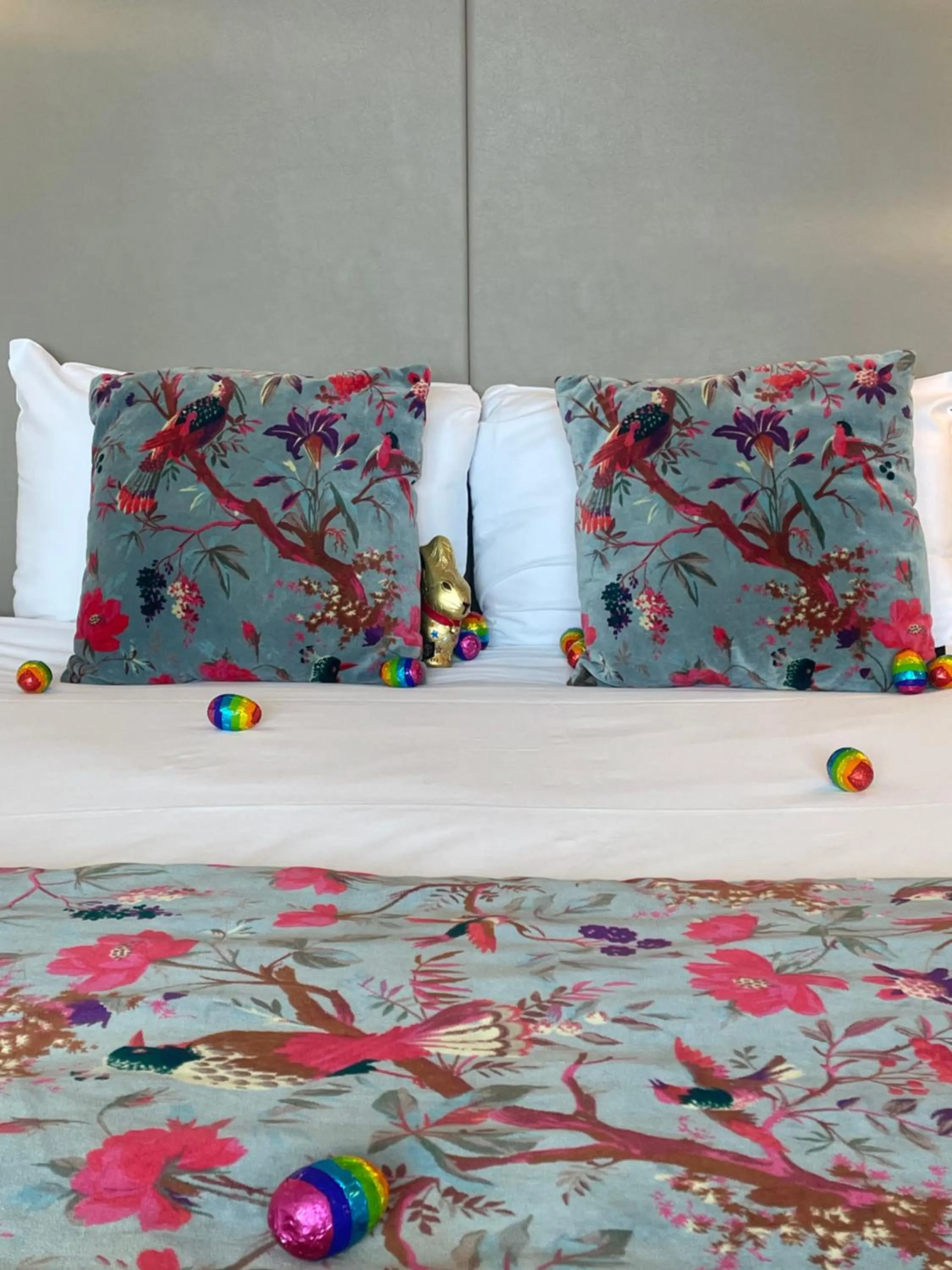 Bed in Brit Hotel Quimper Sud