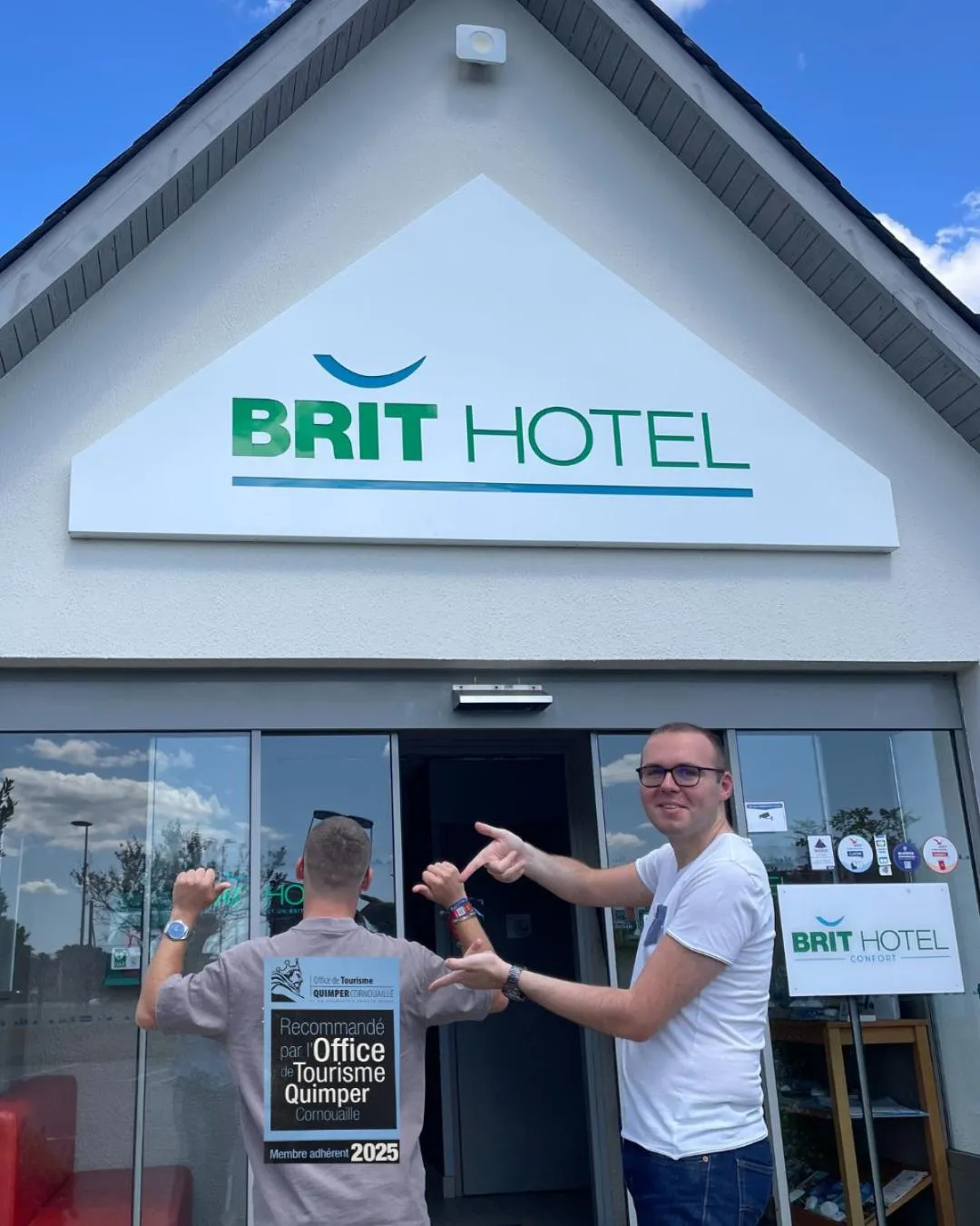 Lobby or reception in Brit Hotel Quimper Sud