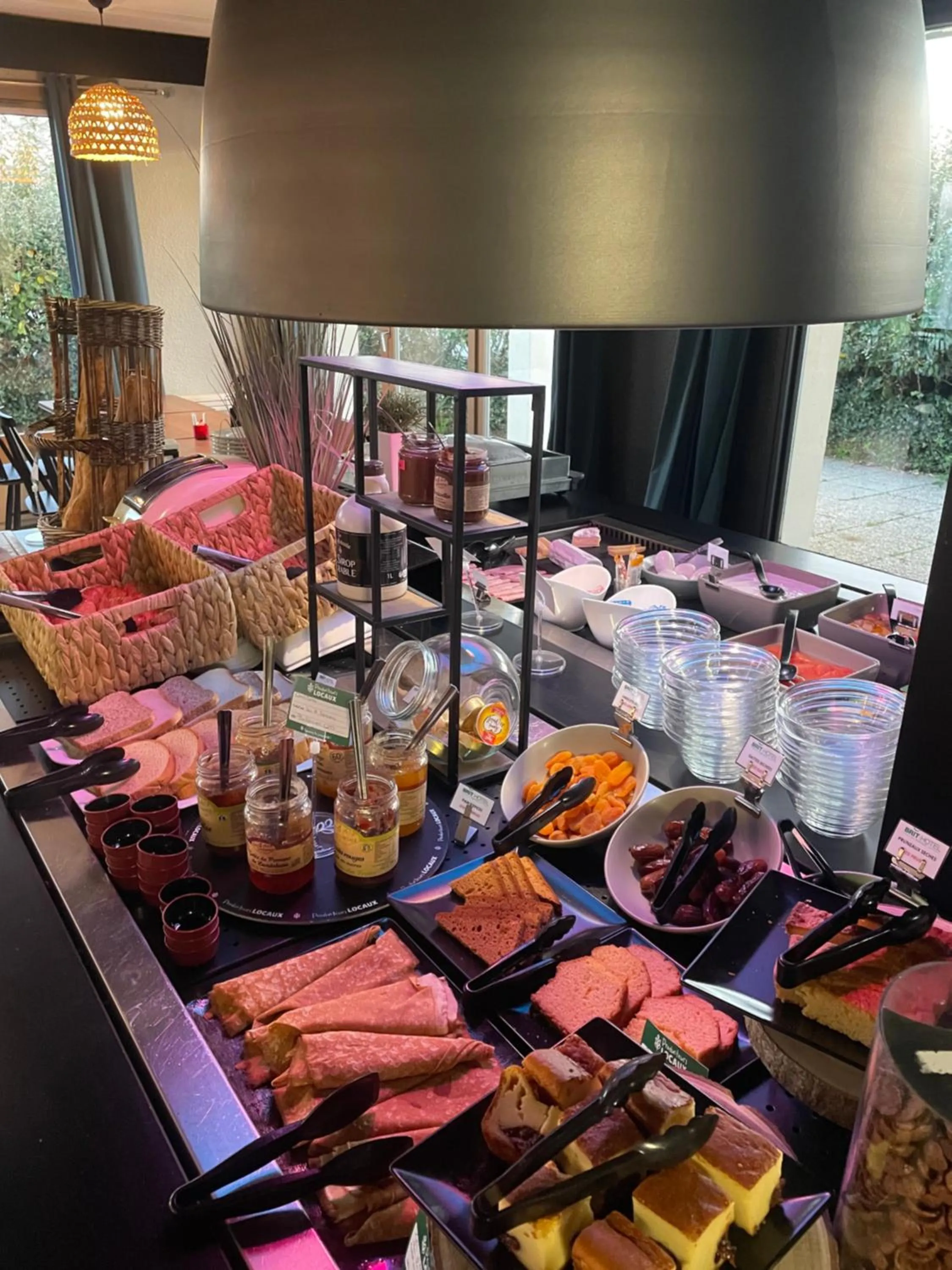 Restaurant/places to eat in Brit Hotel Quimper Sud