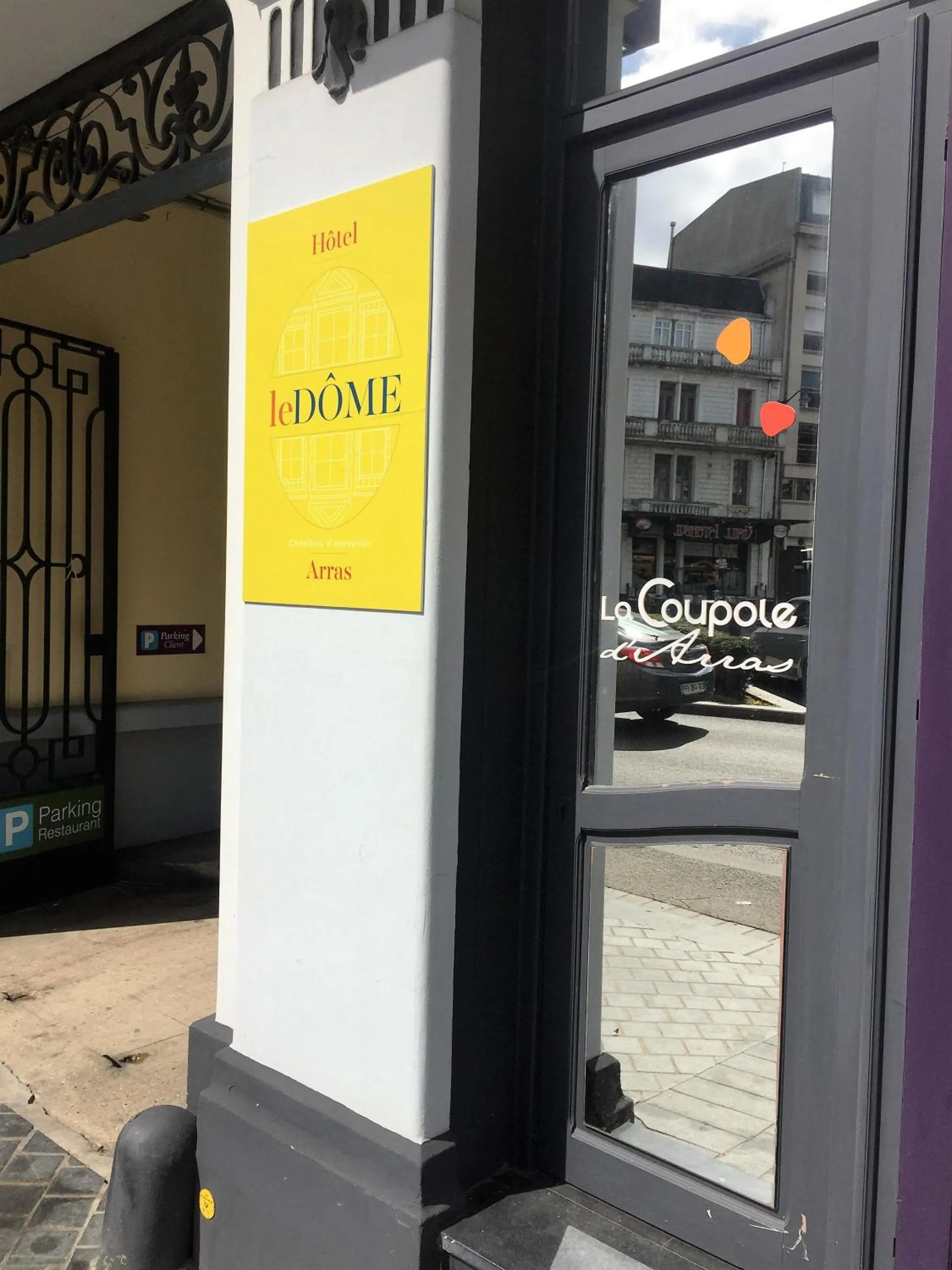 Restaurant/places to eat in Le Dome