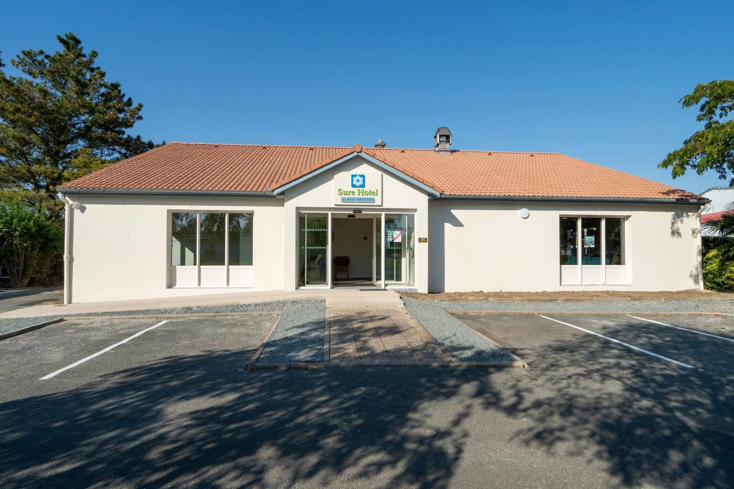 Property building in Sure Hotel by Best Western Rochefort-sur-Mer