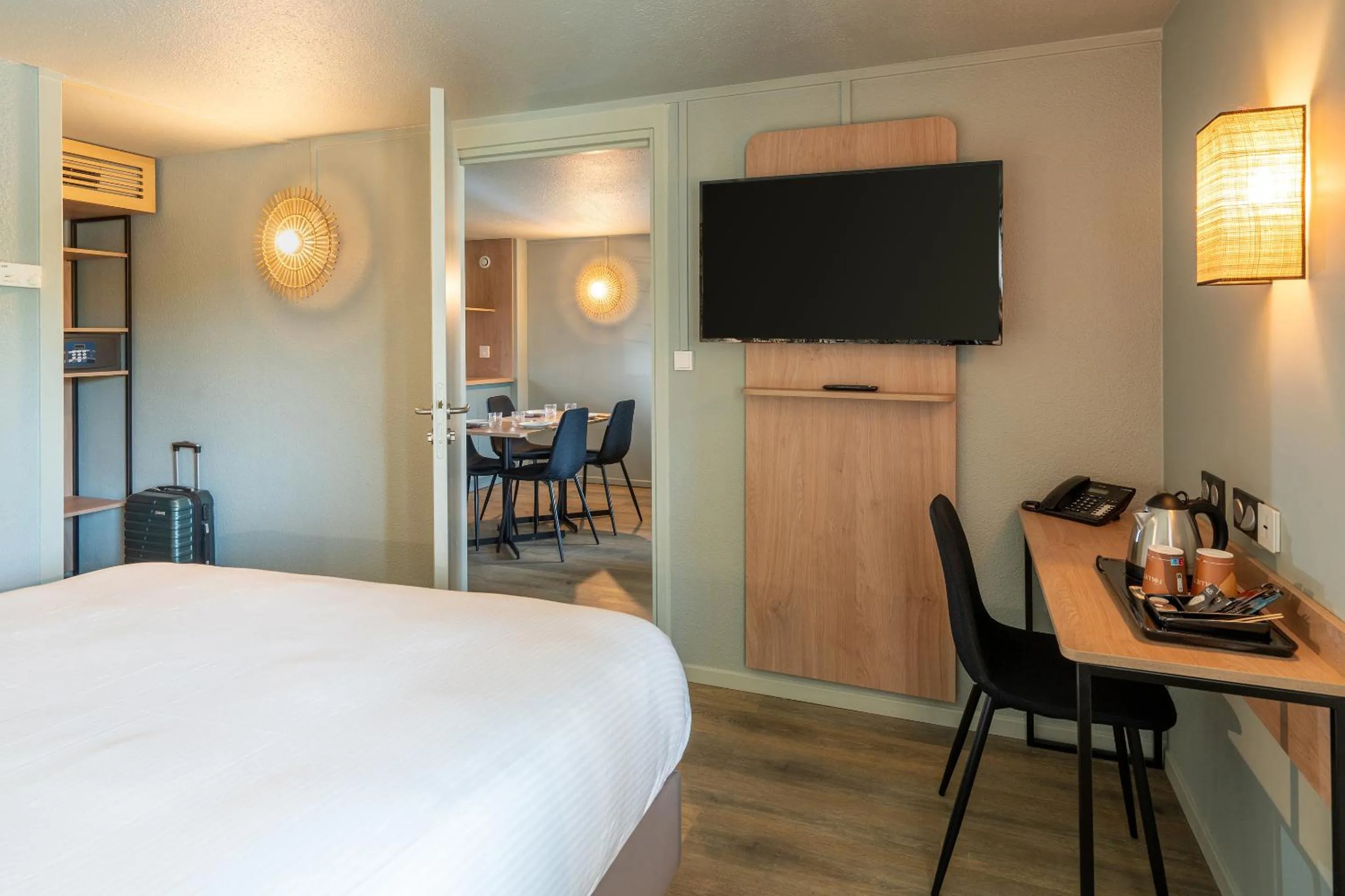 Photo of the whole room, Bed in Sure Hotel by Best Western Rochefort-sur-Mer