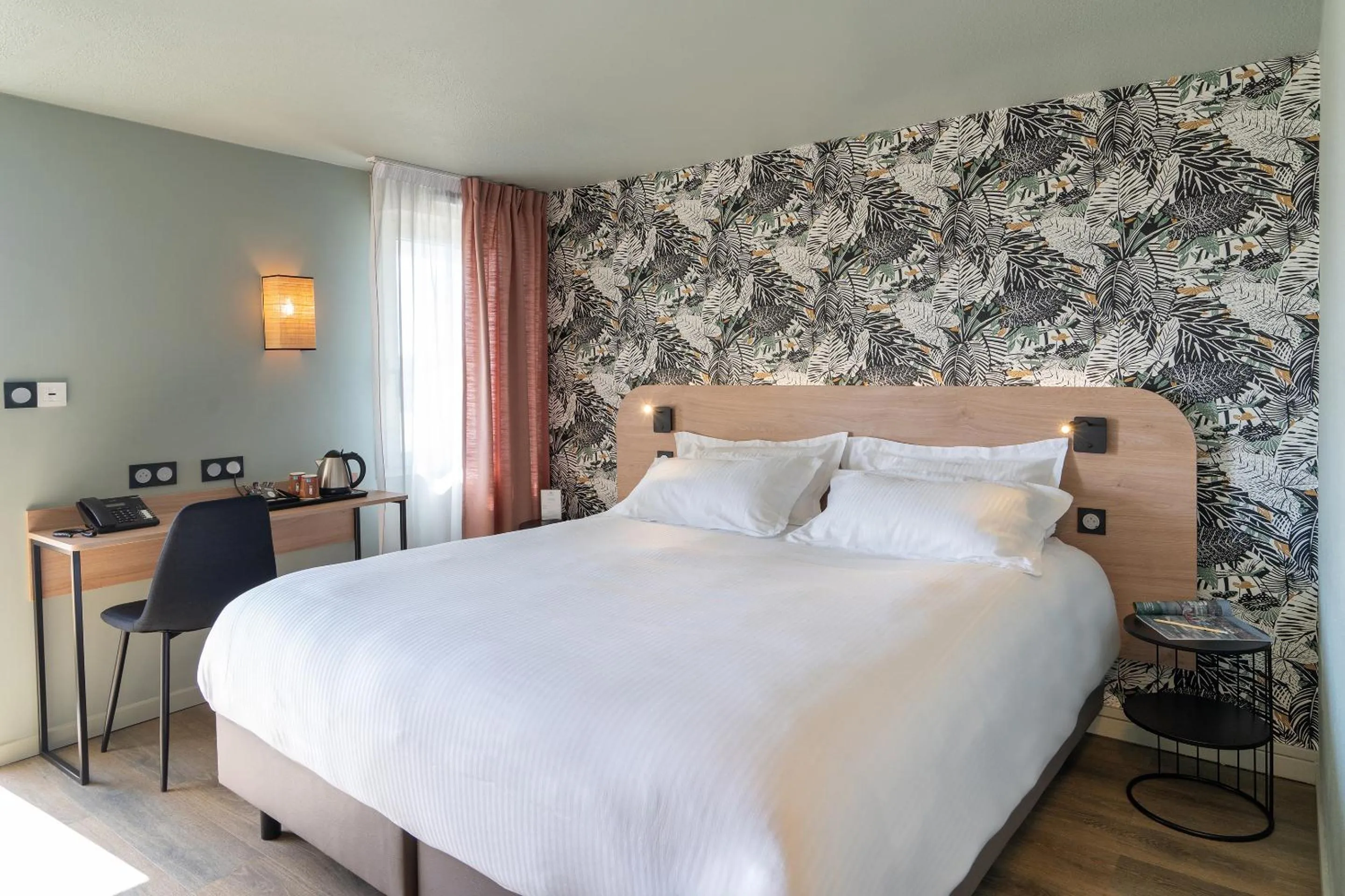 Bedroom, Bed in Sure Hotel by Best Western Rochefort-sur-Mer