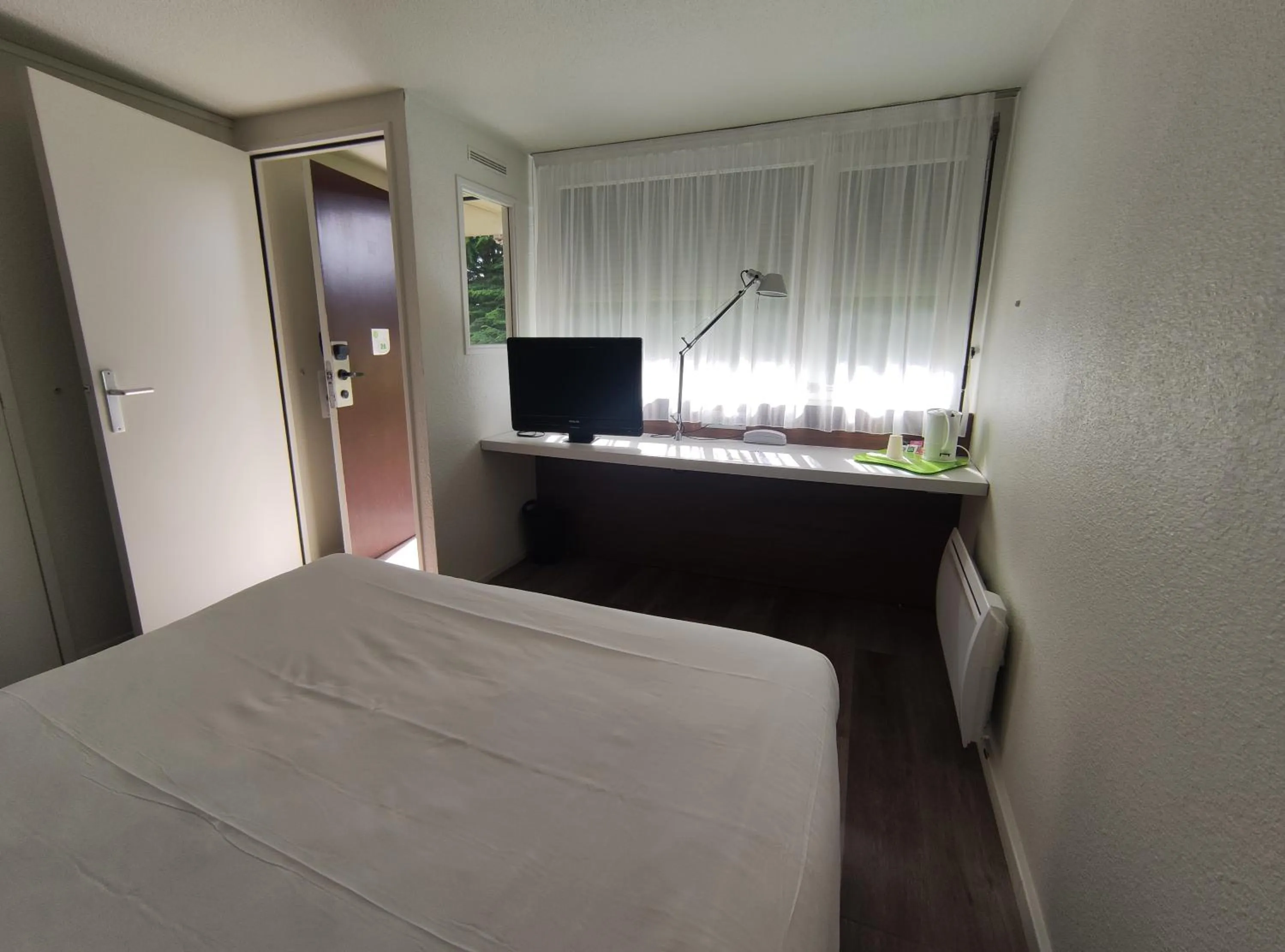 Bedroom, Bed in Campanile Sablé-Sur-Sarthe Vion