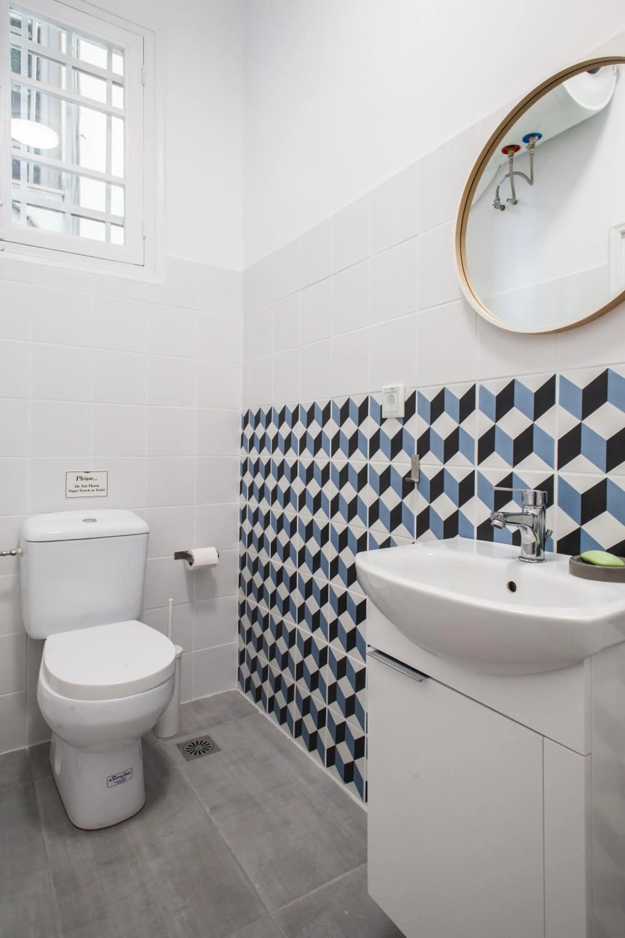 Toilet in Karitsi Place