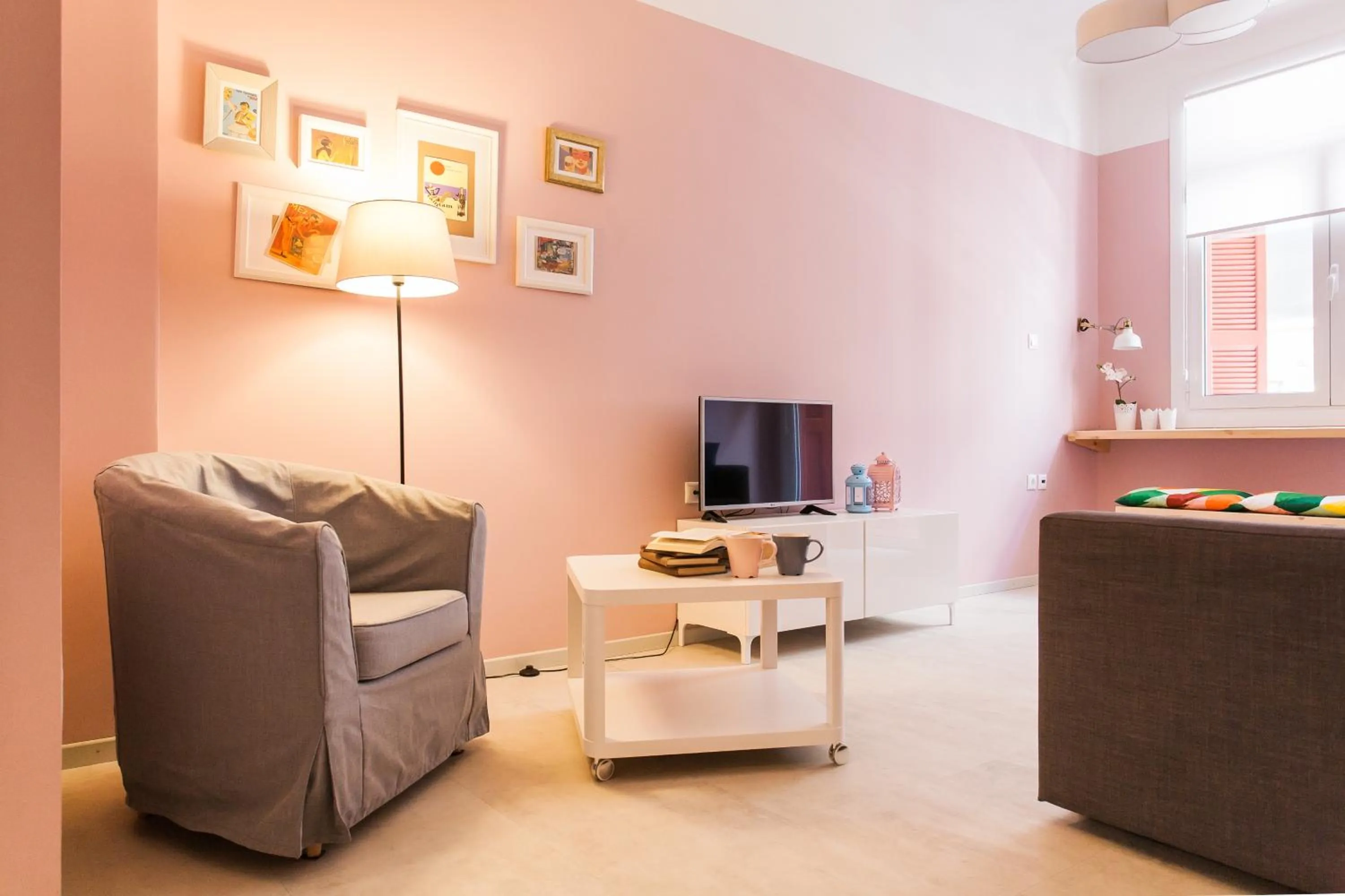 TV and multimedia in Karitsi Place