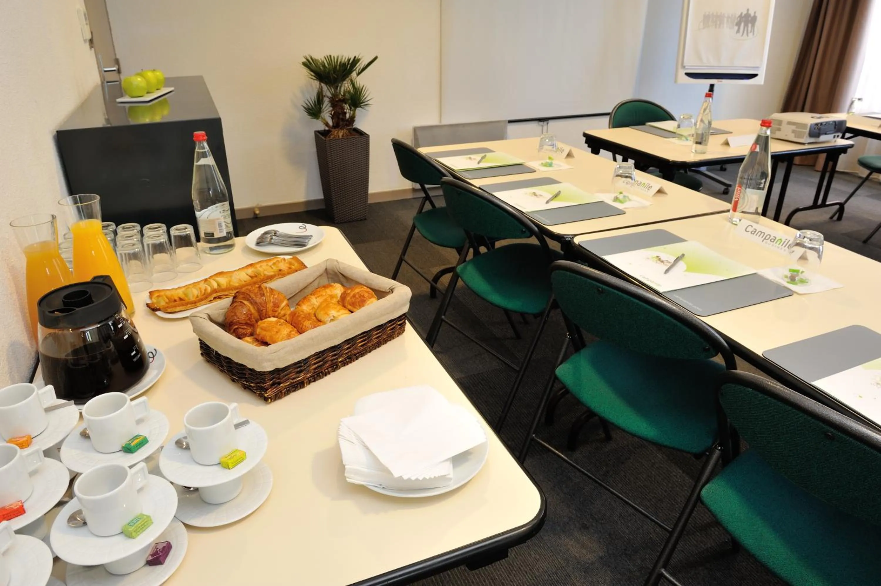 Meeting/conference room in Campanile Saint-Etienne Est- Saint-Chamond