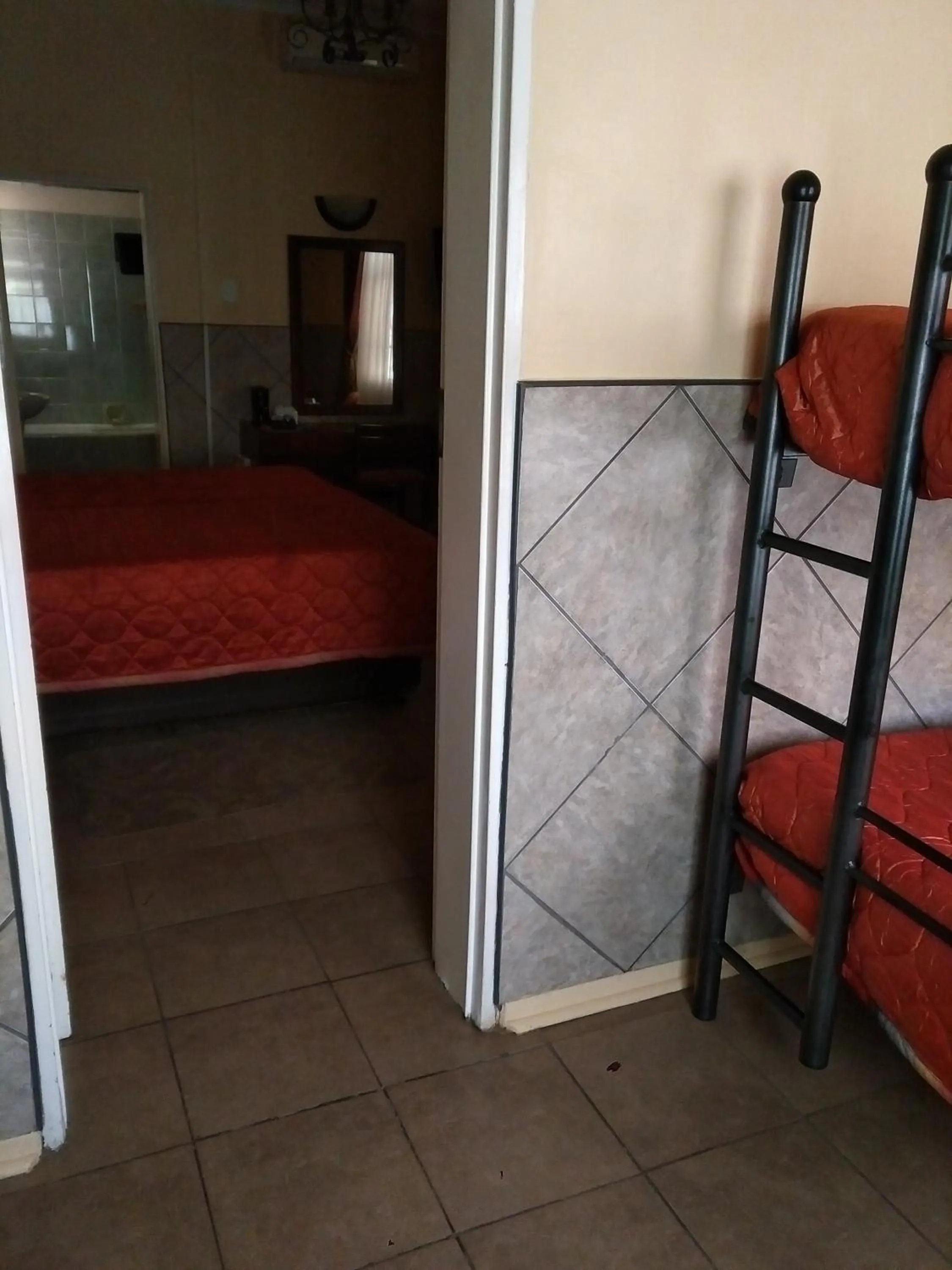 bunk bed, Bed in Royal Hotel Ladysmith