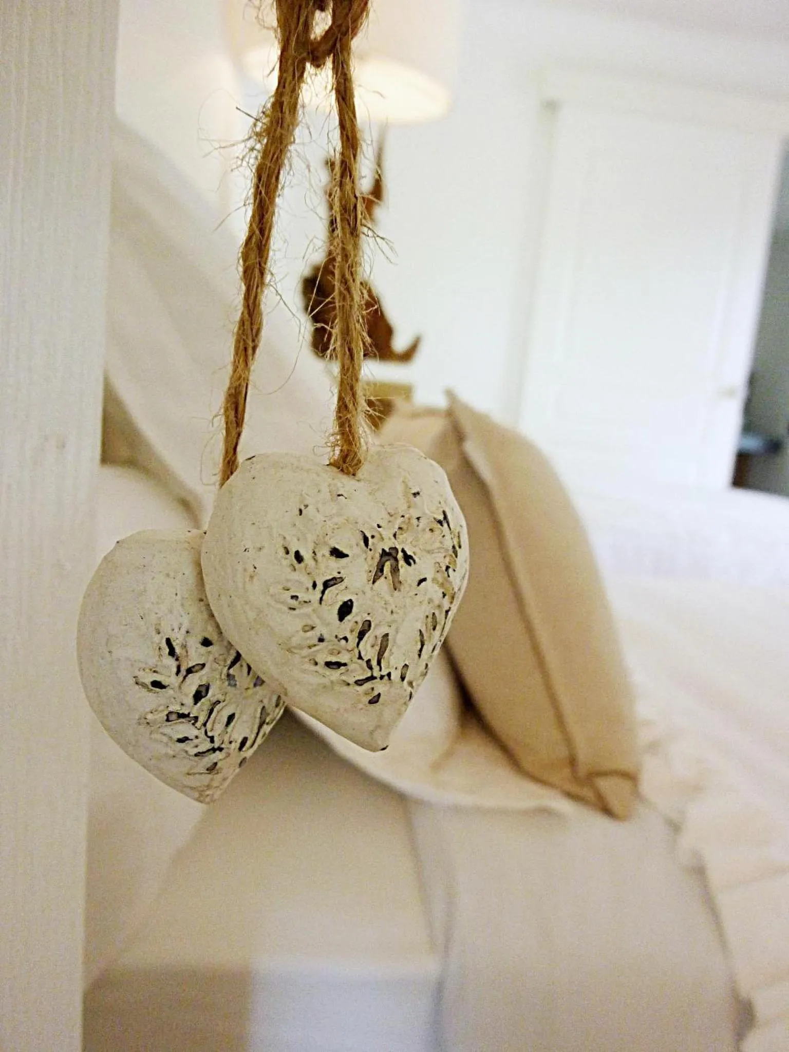 Decorative detail, Bed in Senteur Vanille