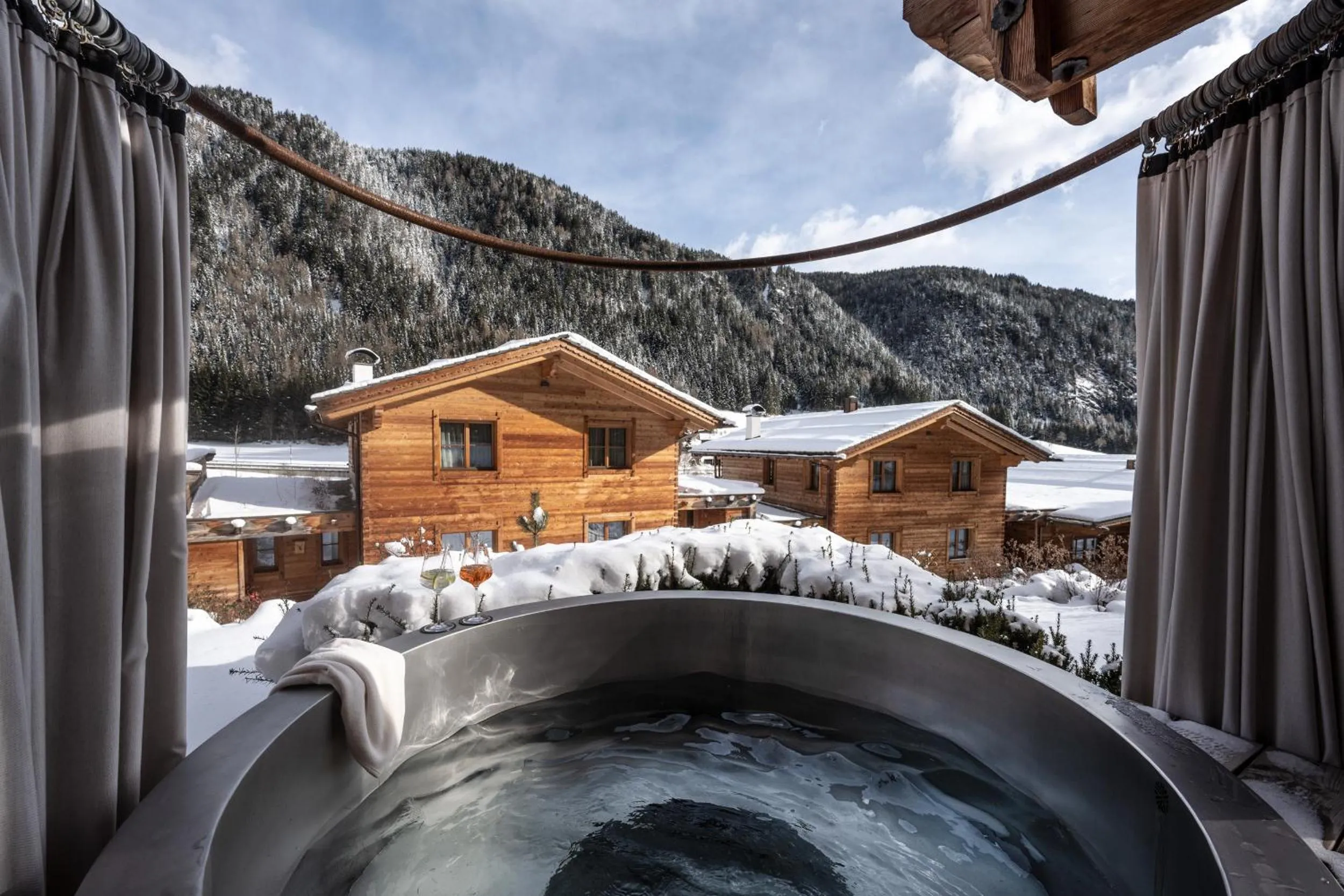 Hot Tub in Valsegg Chalets Südtirol - luxury and private hideaway