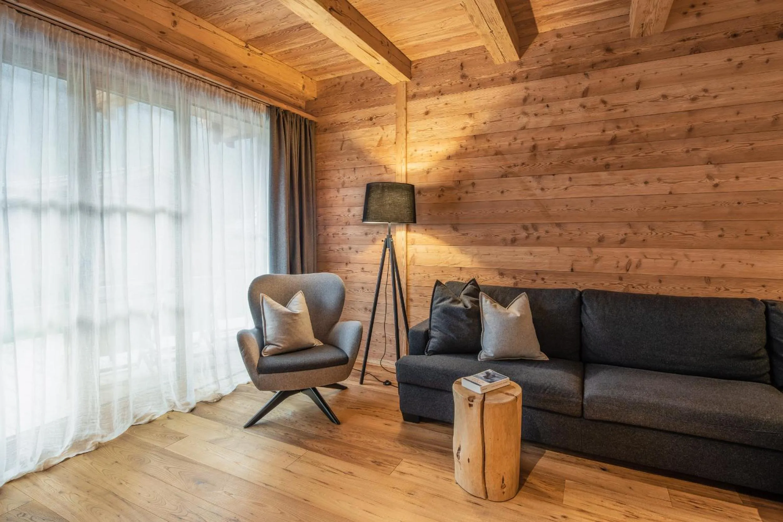 Living room in Valsegg Chalets Südtirol - luxury and private hideaway