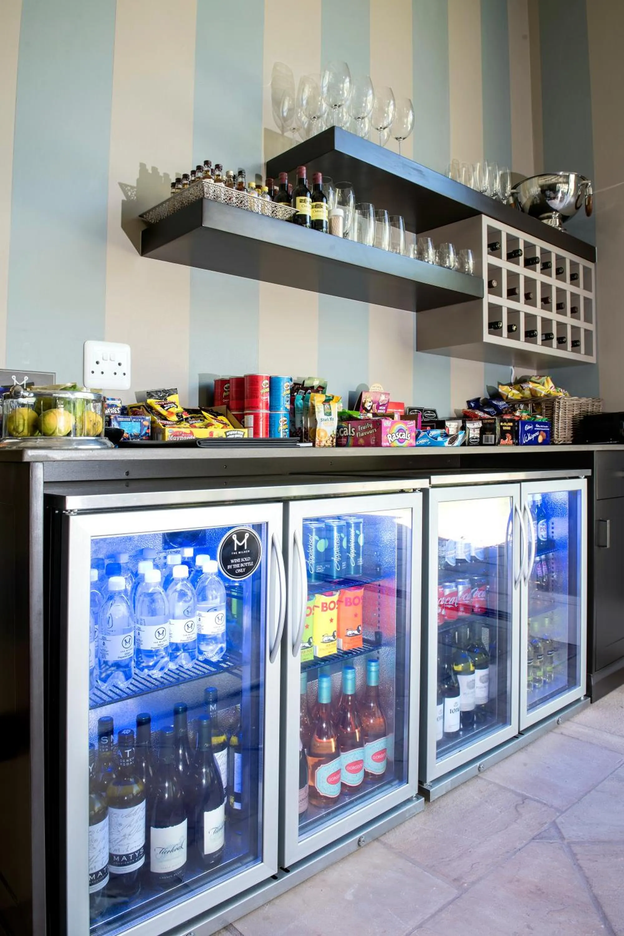 Coffee/tea facilities in The Milner by The Oyster Collection