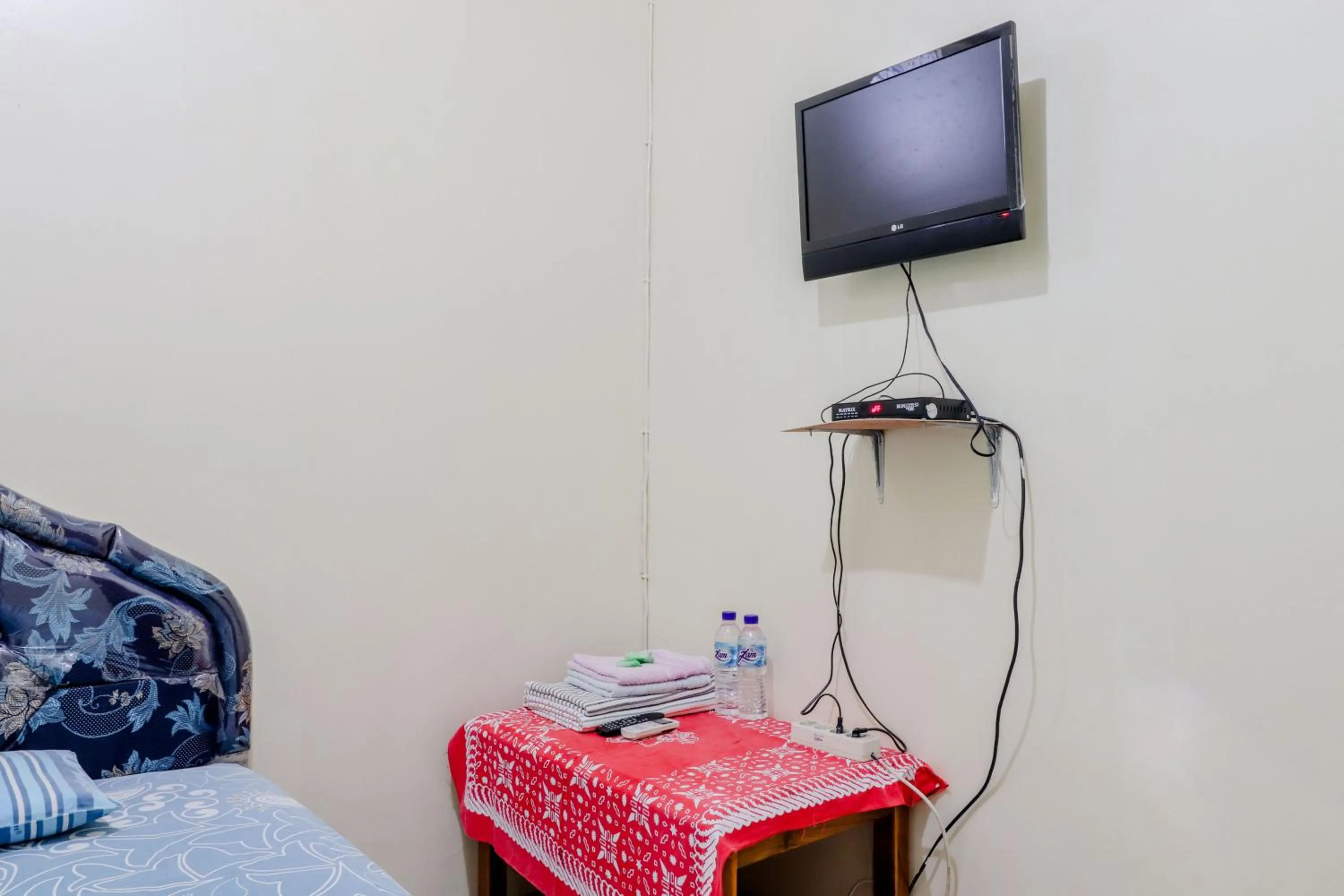 TV and multimedia in Penginapan Barokah