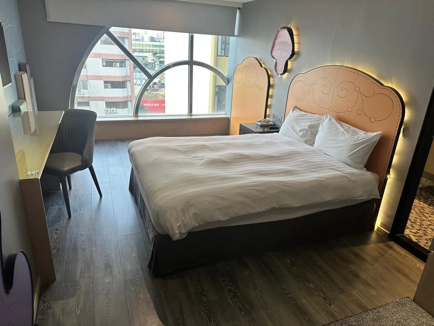 Photo of the whole room, Bed in CHECK inn Taichung Wenxin Zhongqing