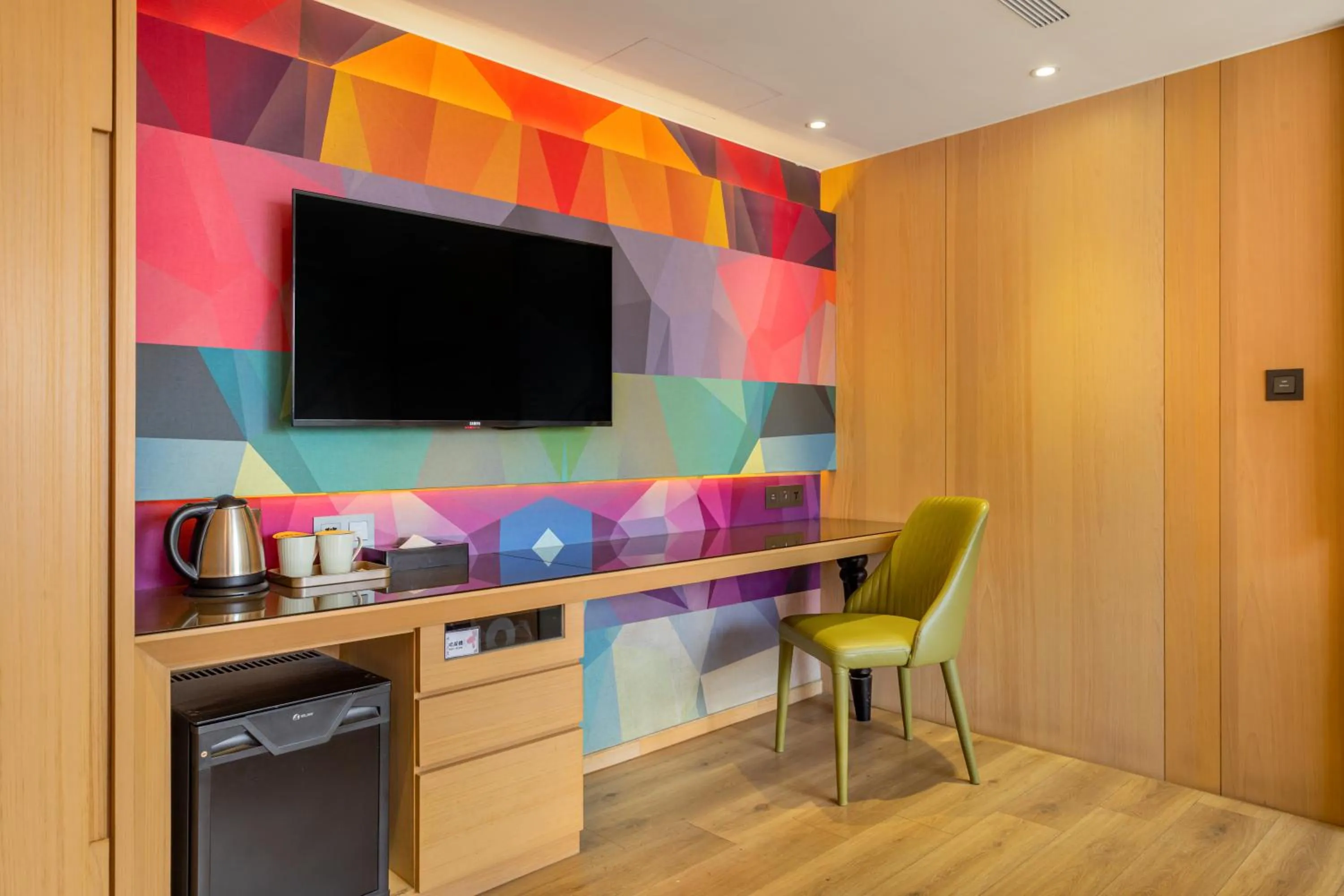 TV and multimedia in CHECK inn Taichung Wenxin Zhongqing