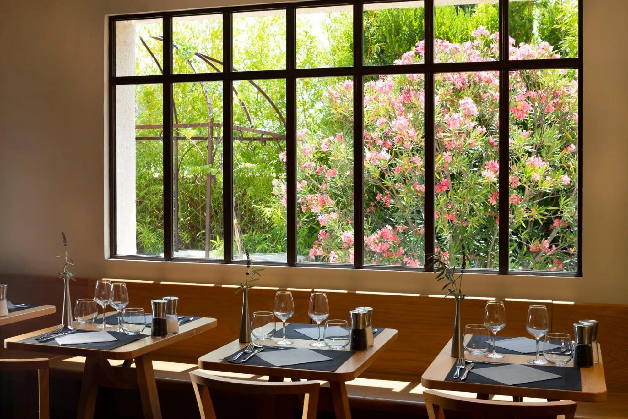 Restaurant/places to eat in Terre de Provence Hôtel & Spa