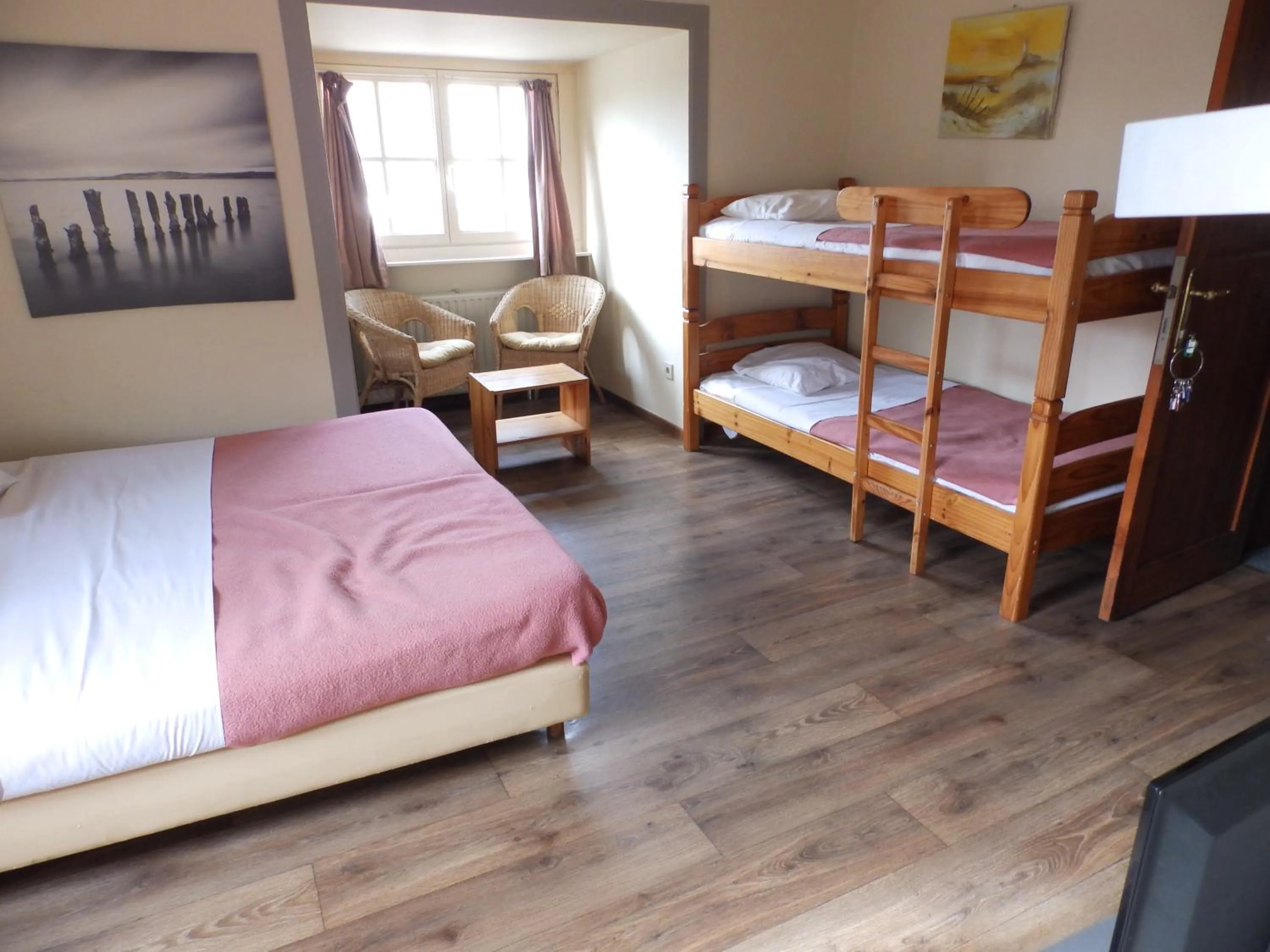 Photo of the whole room, Bed in Logies De Wandelaar