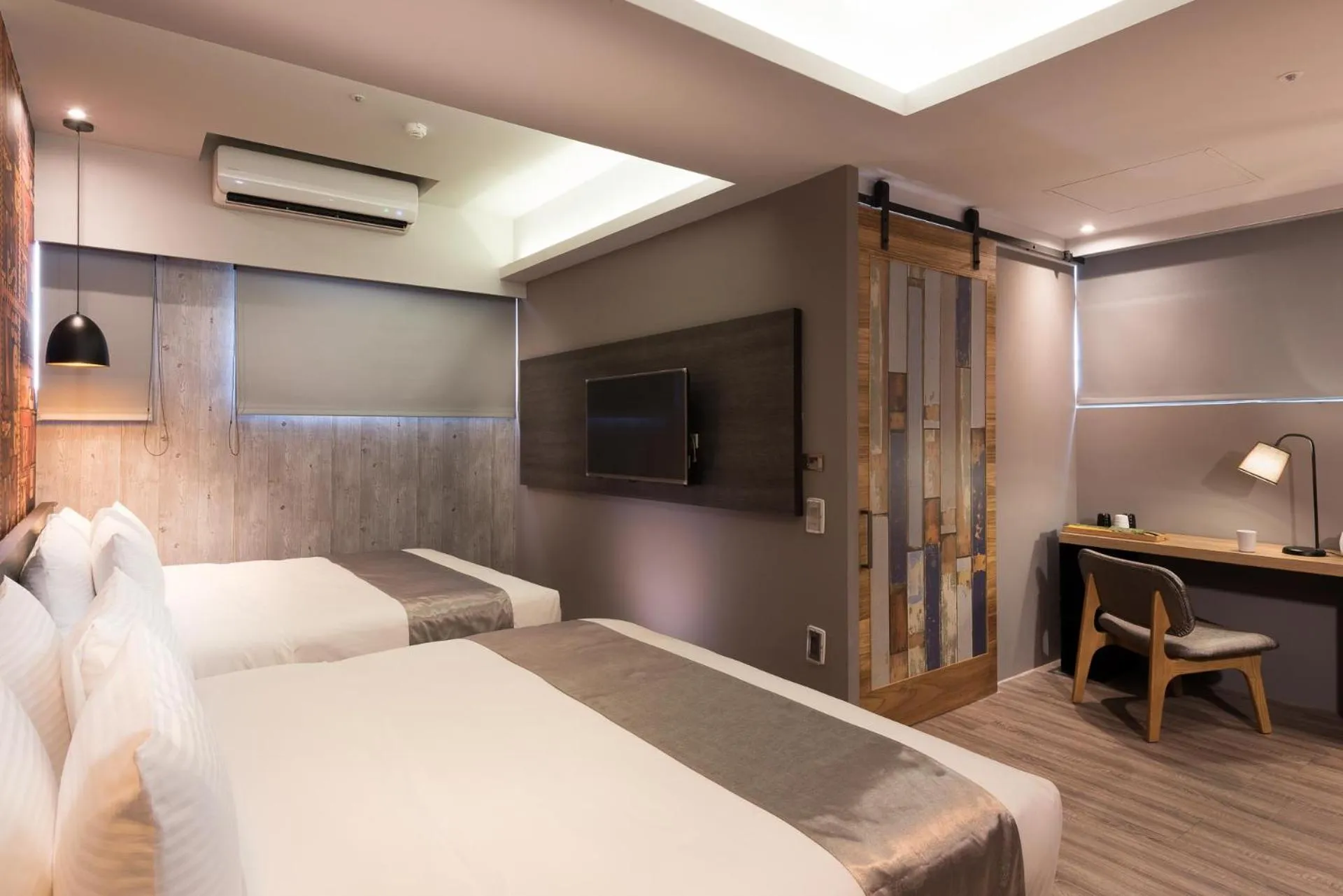 Bed in Sunrise Hotel