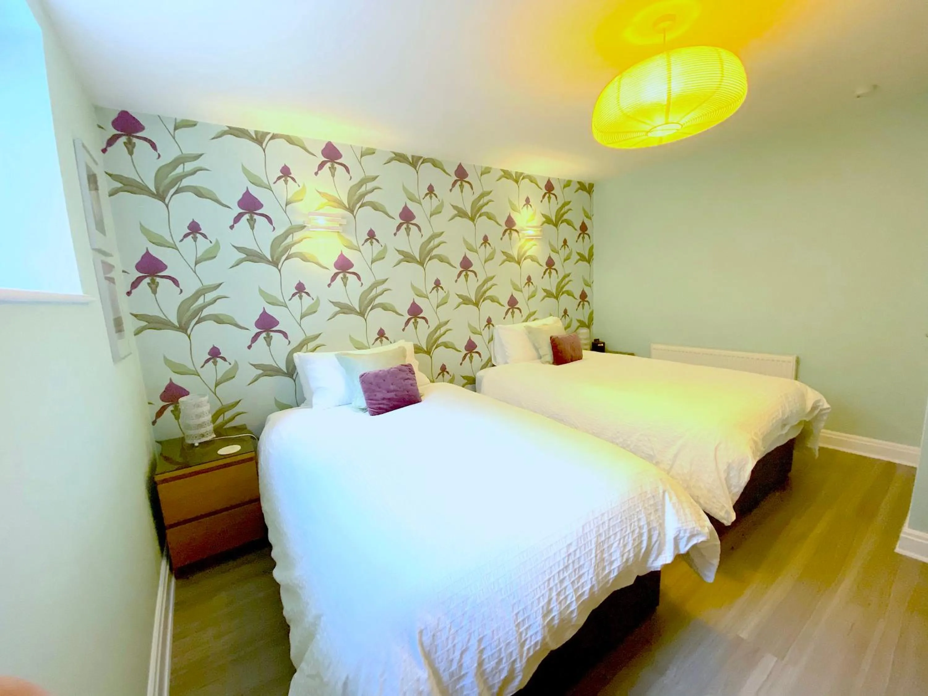 Bedroom, Bed in The Garden Apartment, Near Airport & City