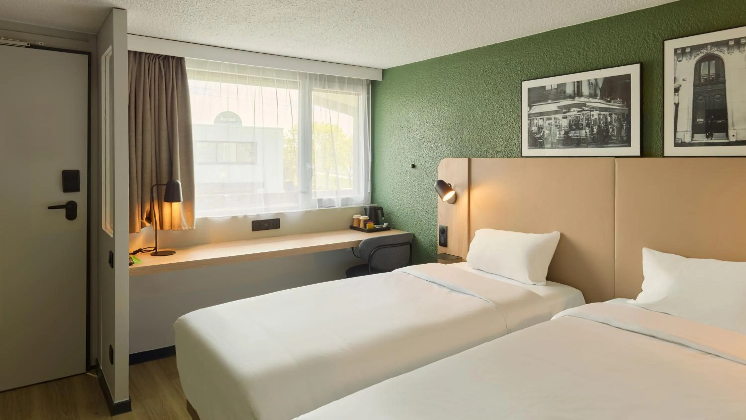 Bed in Campanile Bayonne