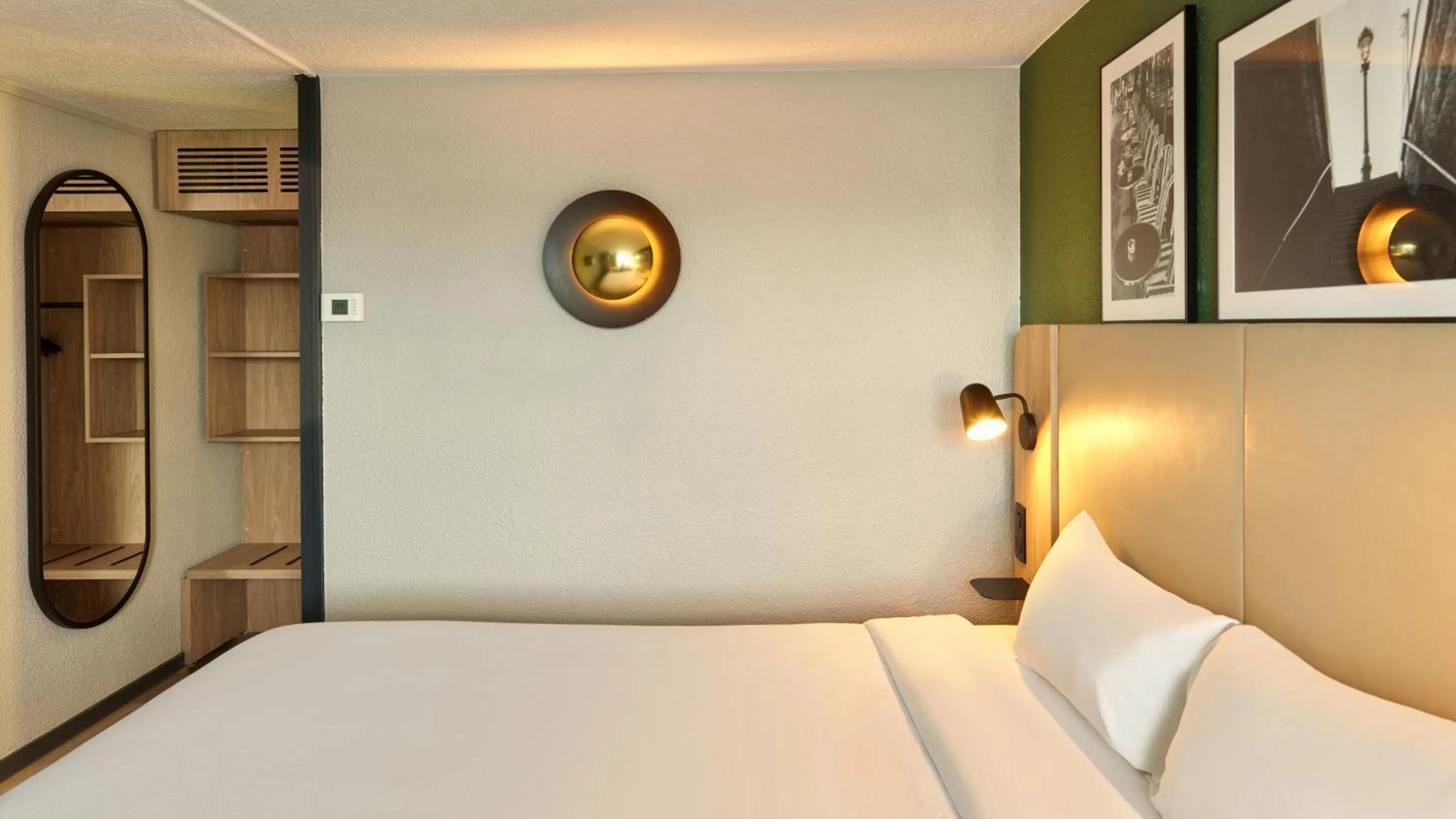 Bed in Campanile Bayonne