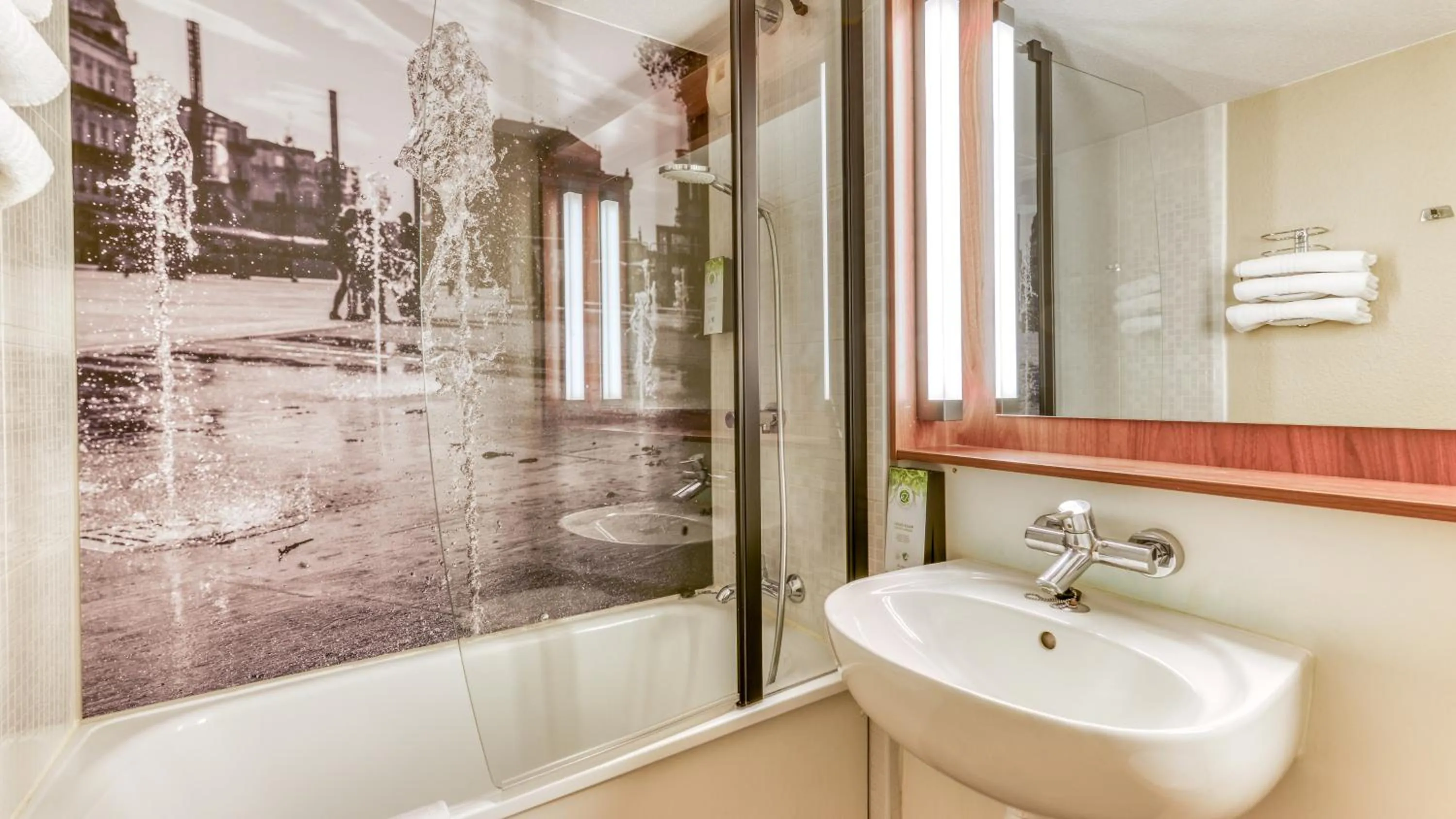 Bathroom in Campanile NATURE - Besançon Ouest Chateaufarine