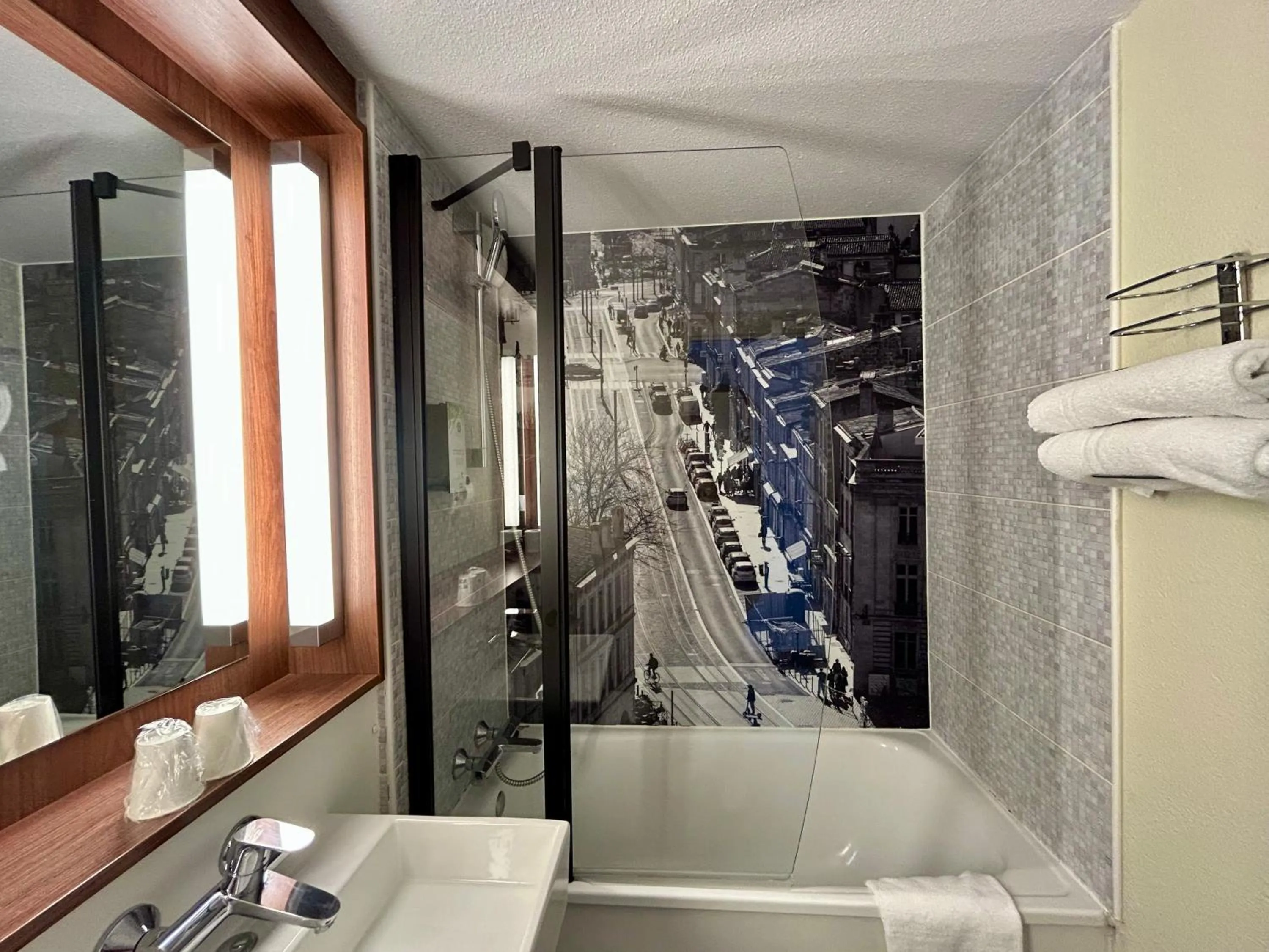 Shower in Campanile NATURE - Bordeaux Est Artigues