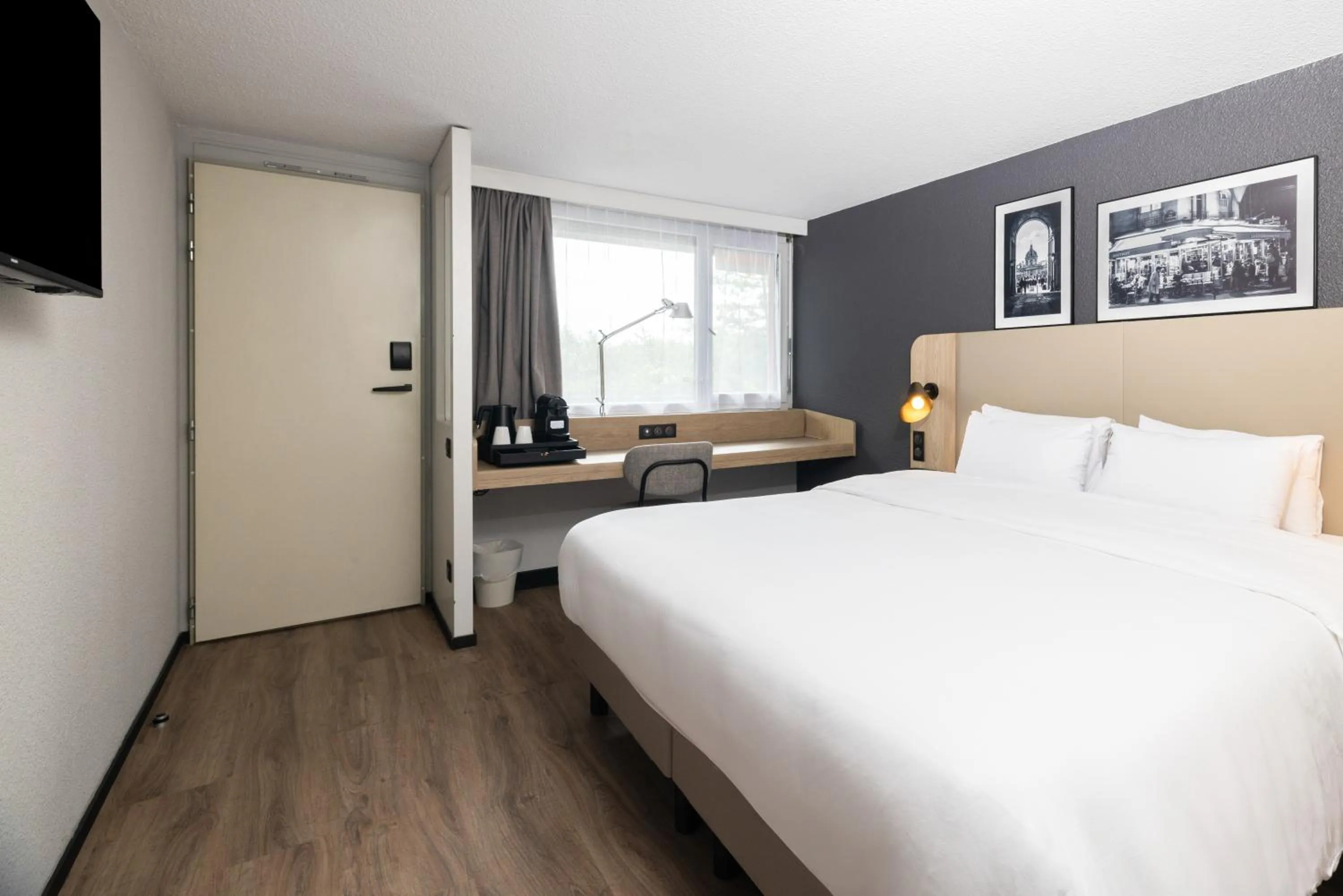 Property building, Bed in Campanile NATURE - Bordeaux Est Artigues