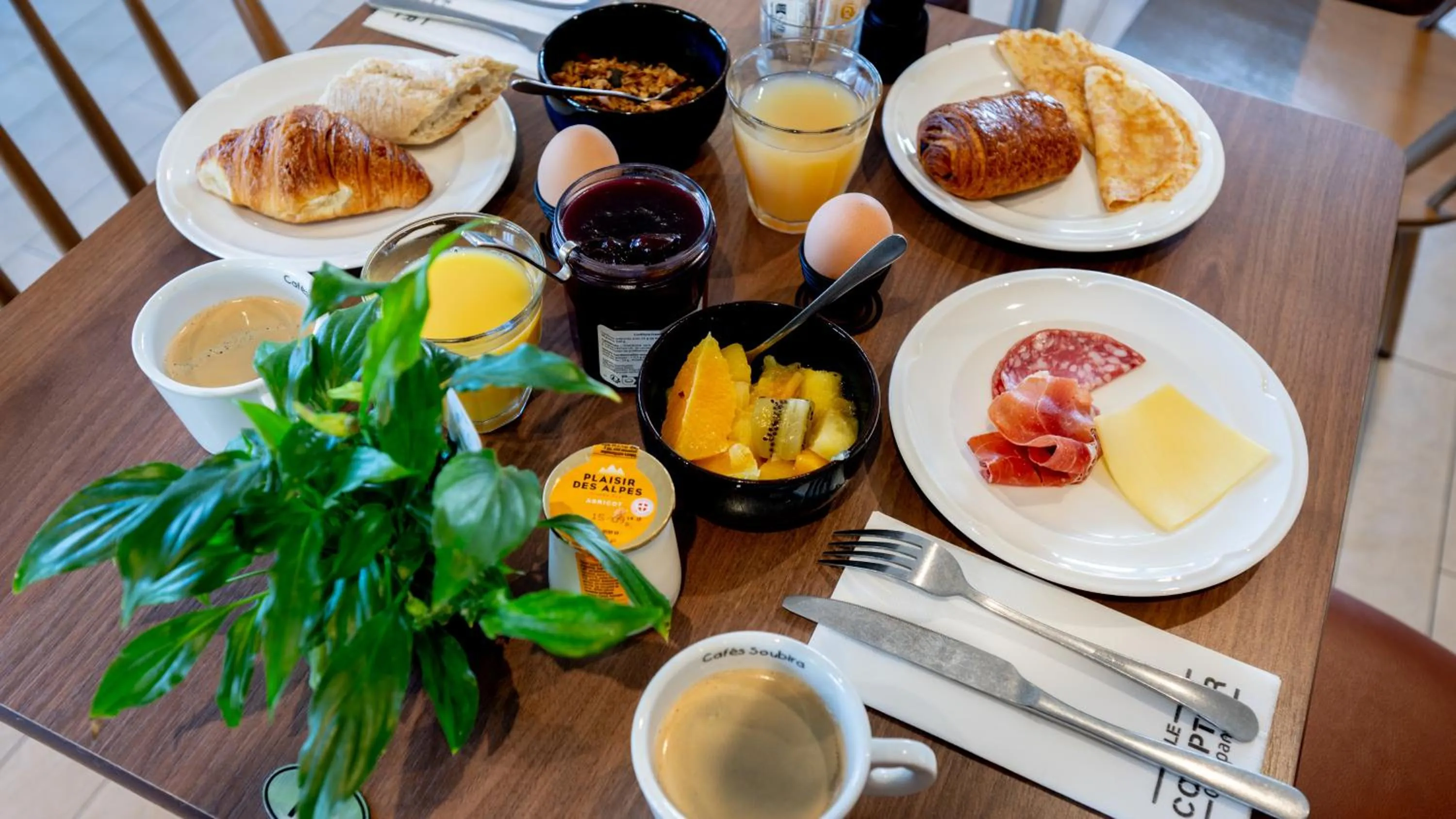 Breakfast in Campanile NATURE - Bordeaux Sud Gradignan Talence