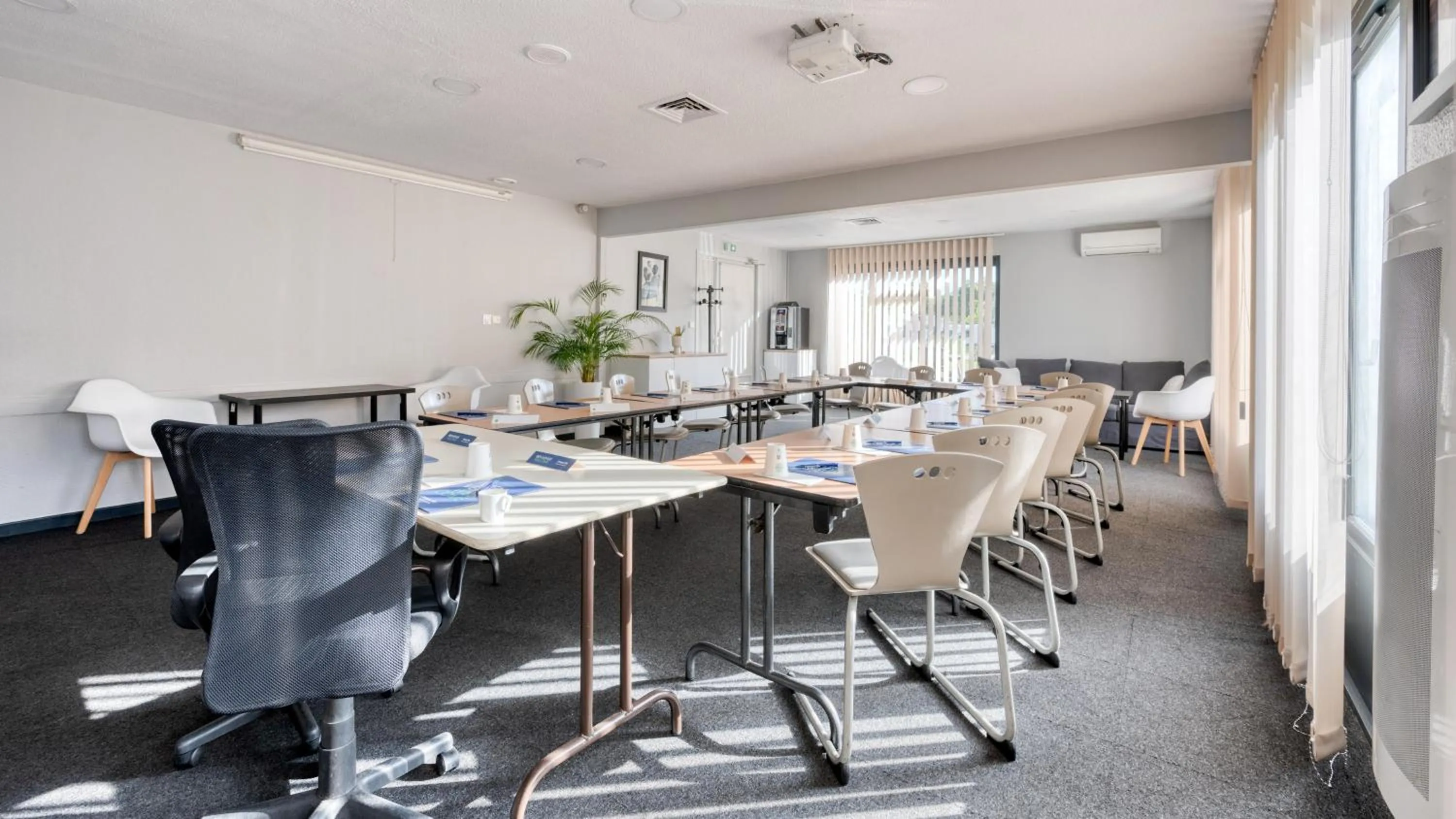 Meeting/conference room in Campanile NATURE - Bordeaux Sud Gradignan Talence
