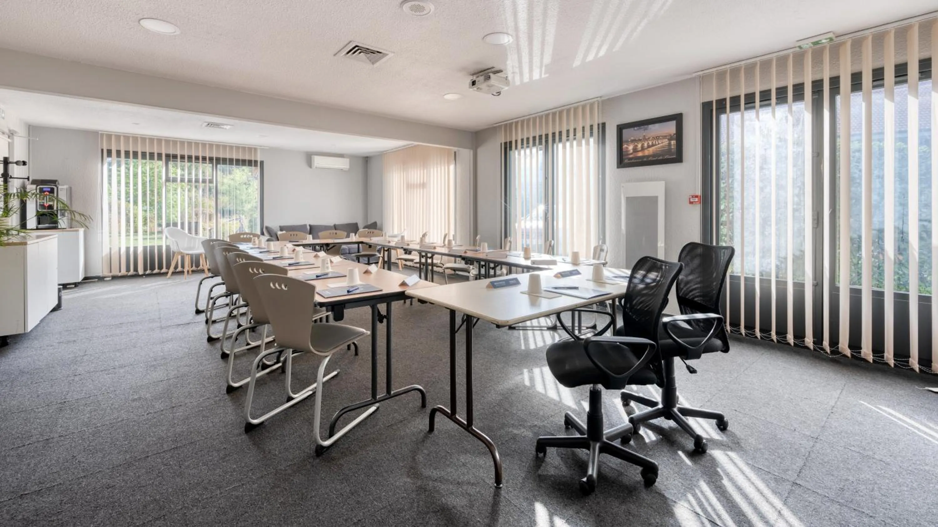 Meeting/conference room in Campanile NATURE - Bordeaux Sud Gradignan Talence